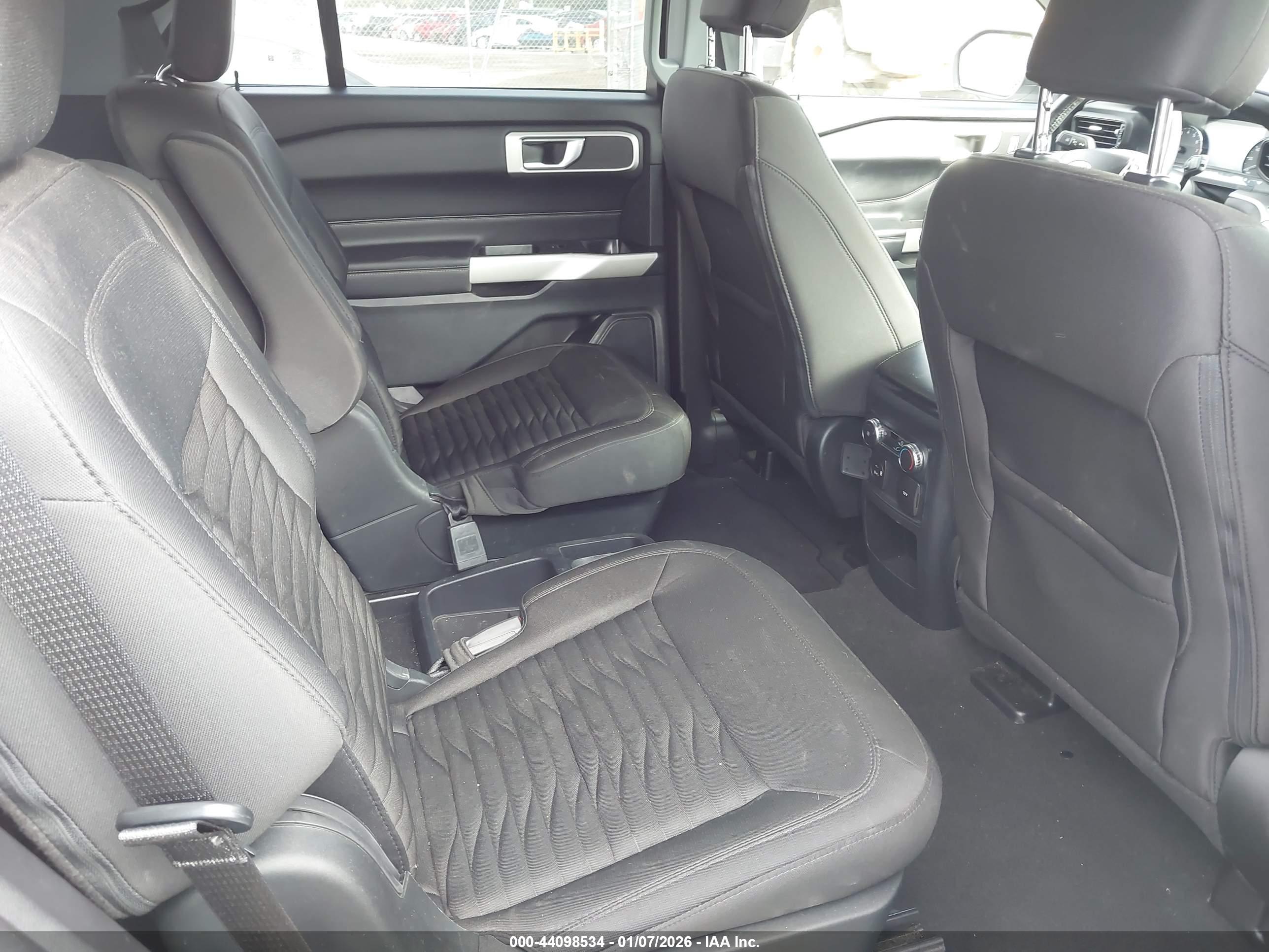 FORD EXPLORER image 8