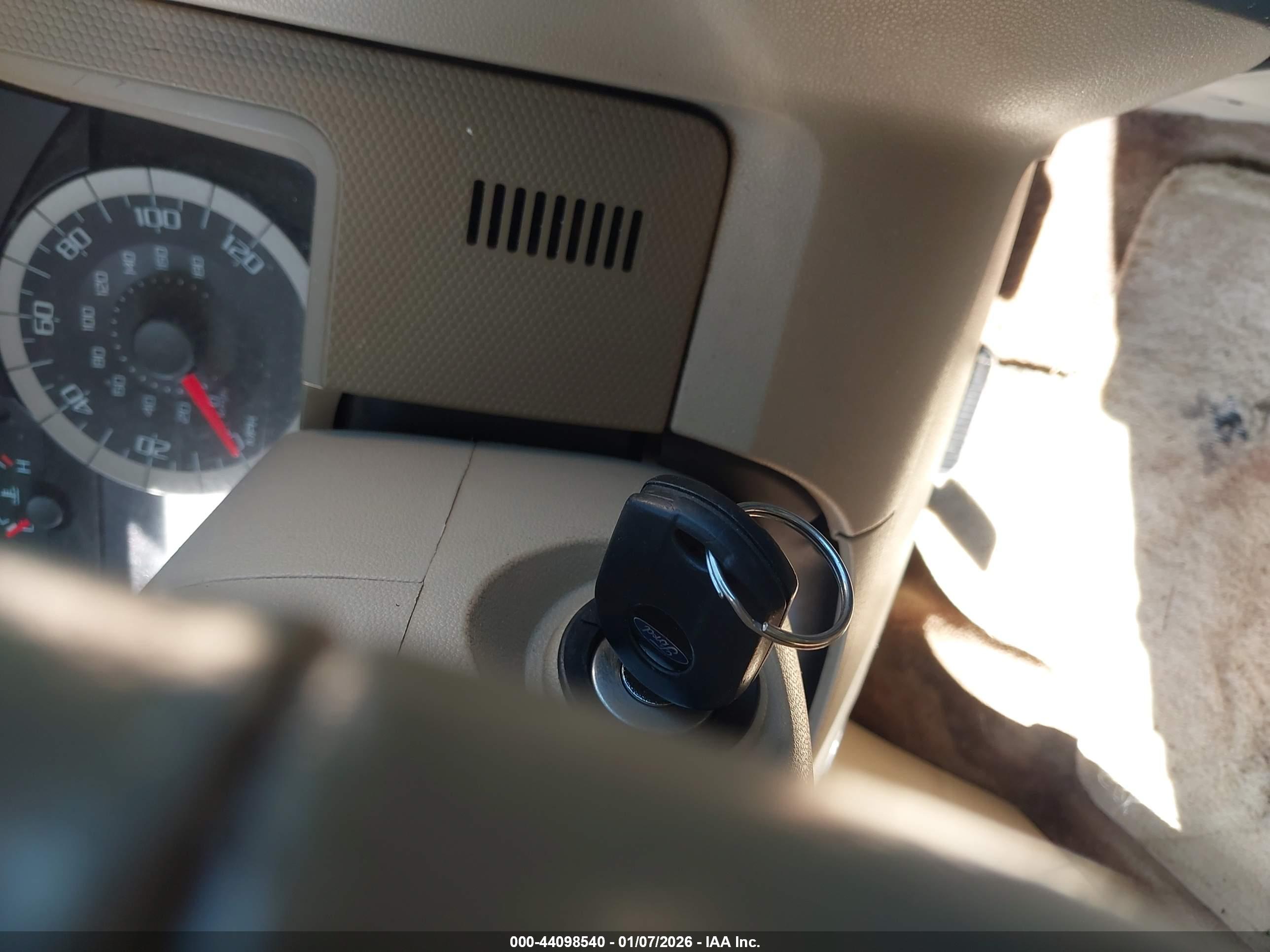FORD ESCAPE image 11