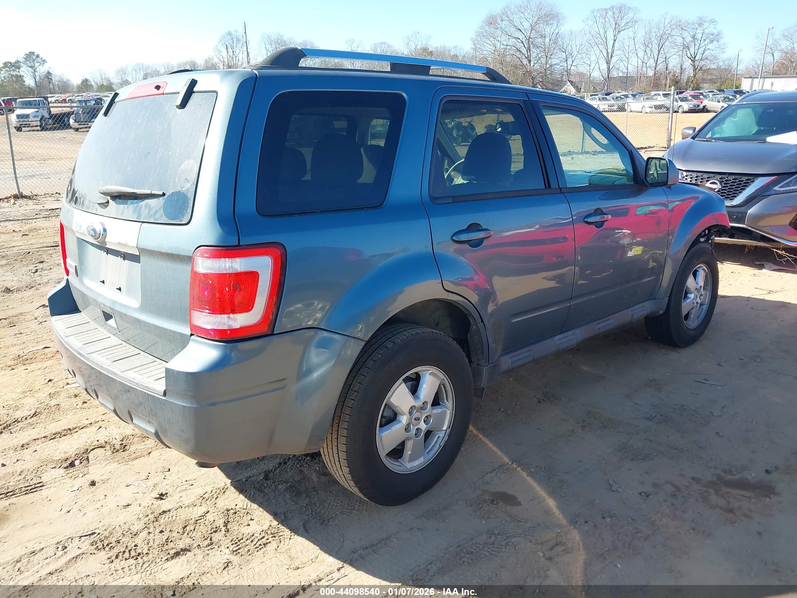 FORD ESCAPE image 4