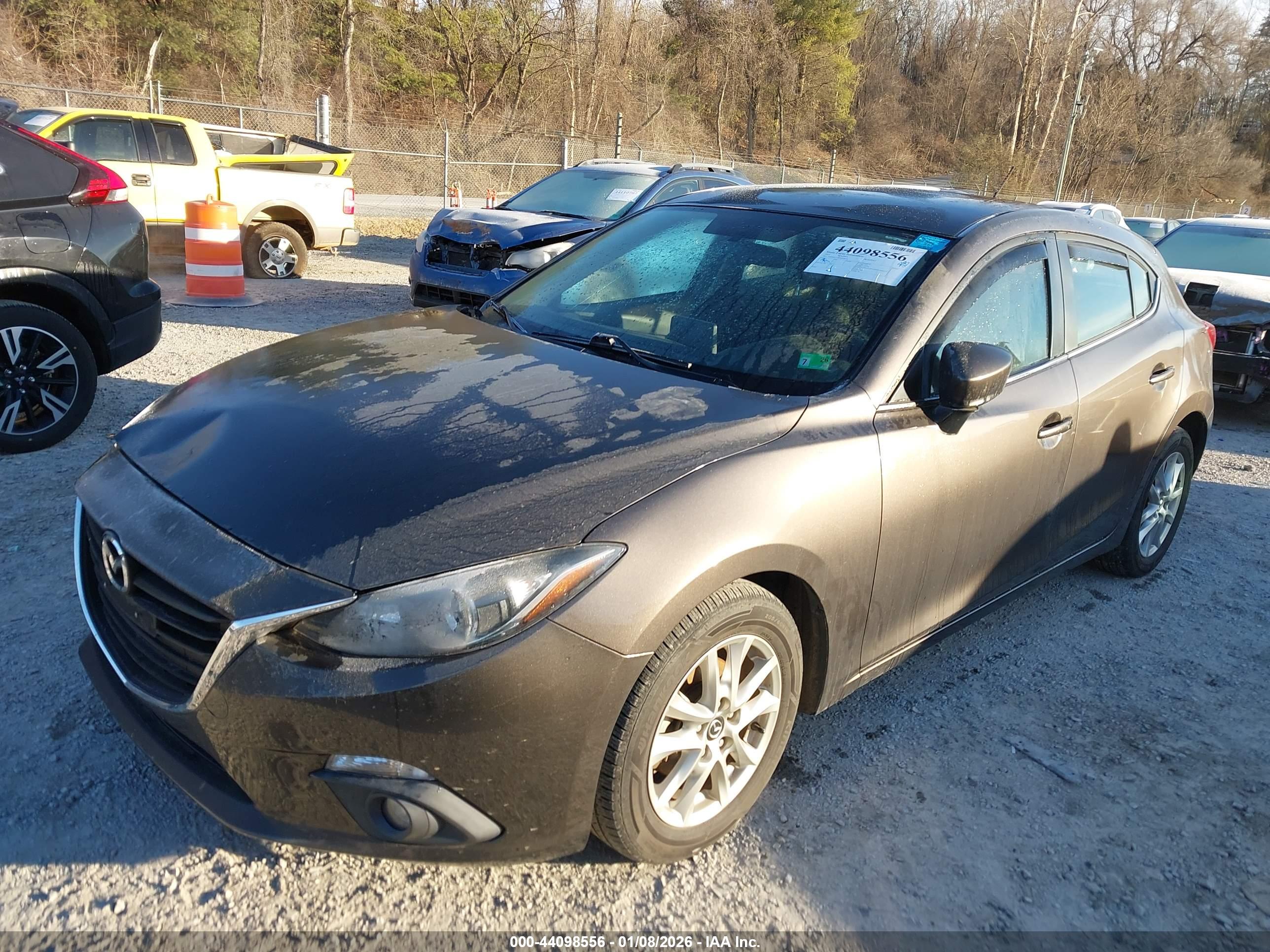 MAZDA MAZDA3 image 2