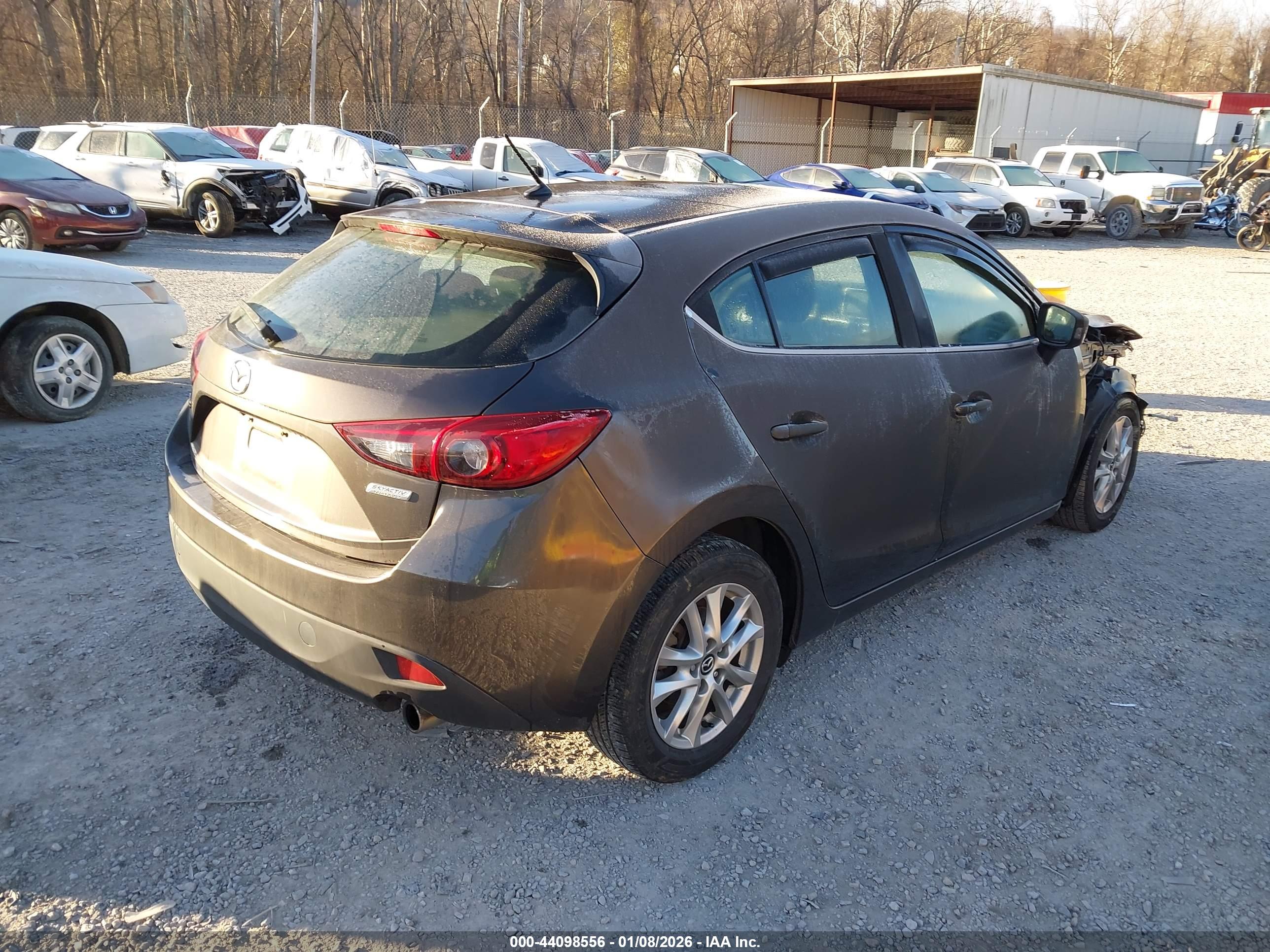 MAZDA MAZDA3 image 4