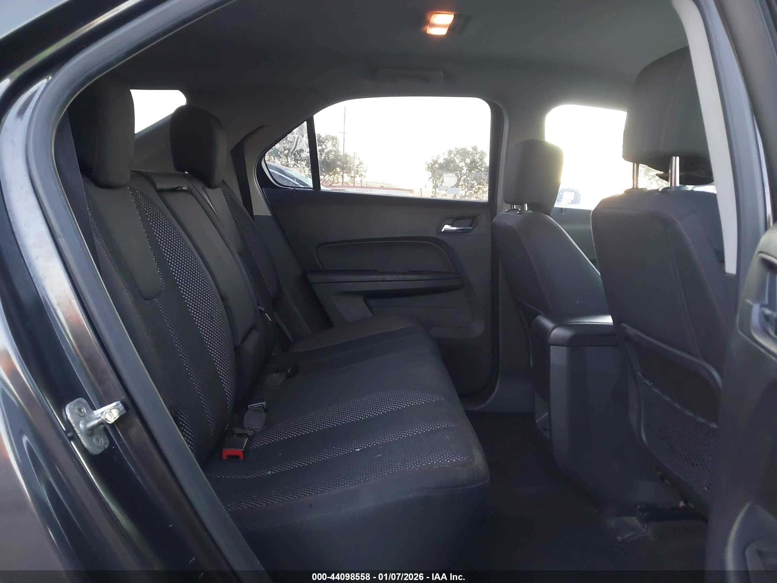 CHEVROLET EQUINOX image 8