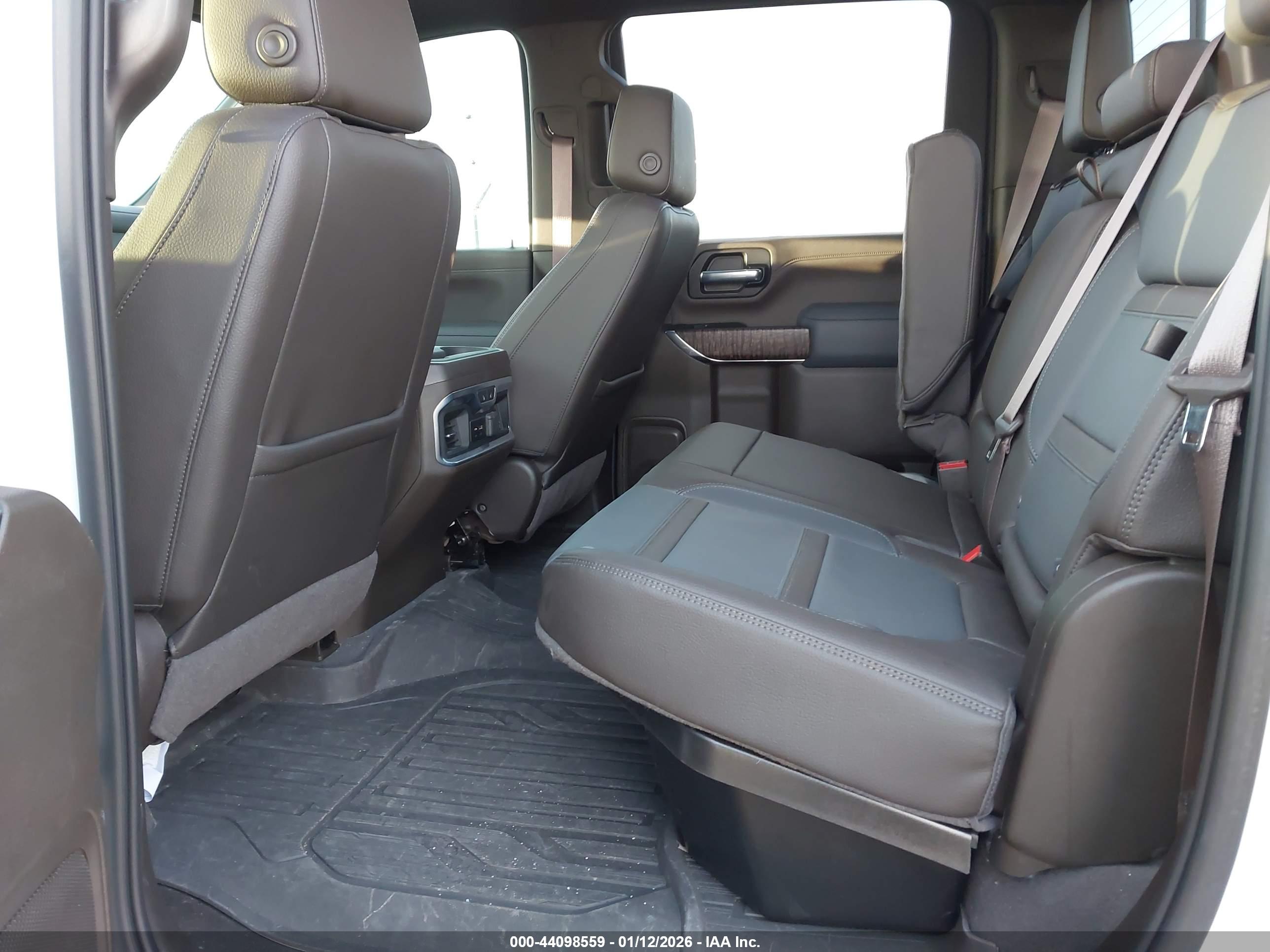 GMC SIERRA image 7