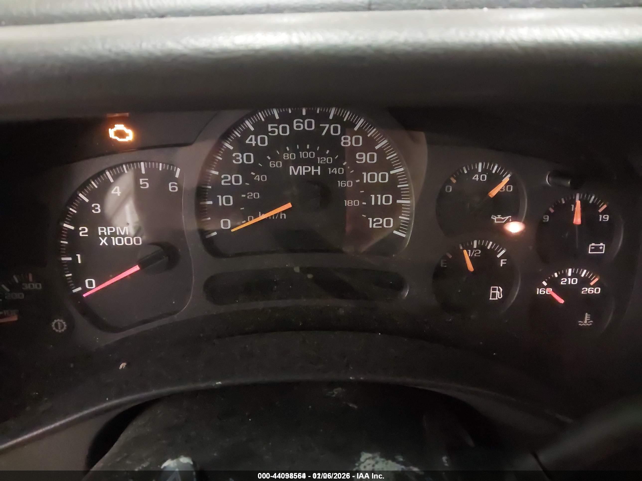 CHEVROLET SUBURBAN image 7