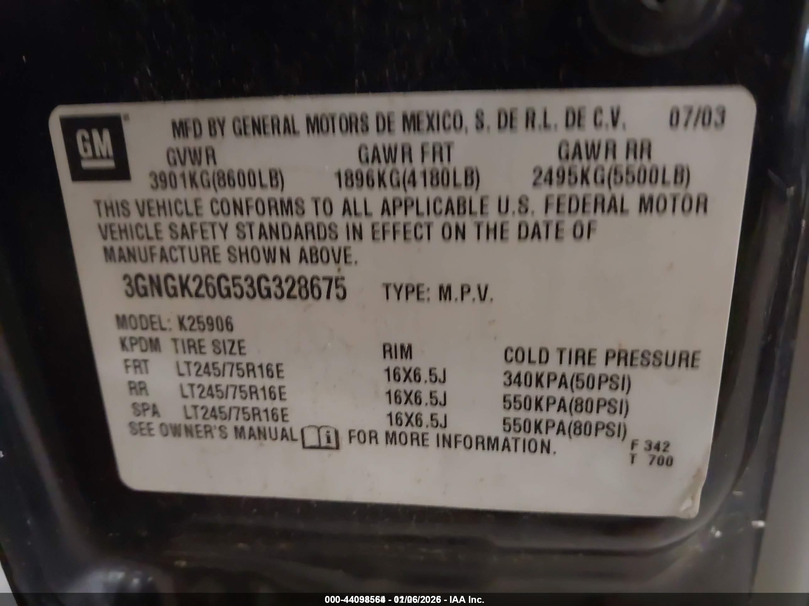 CHEVROLET SUBURBAN image 9