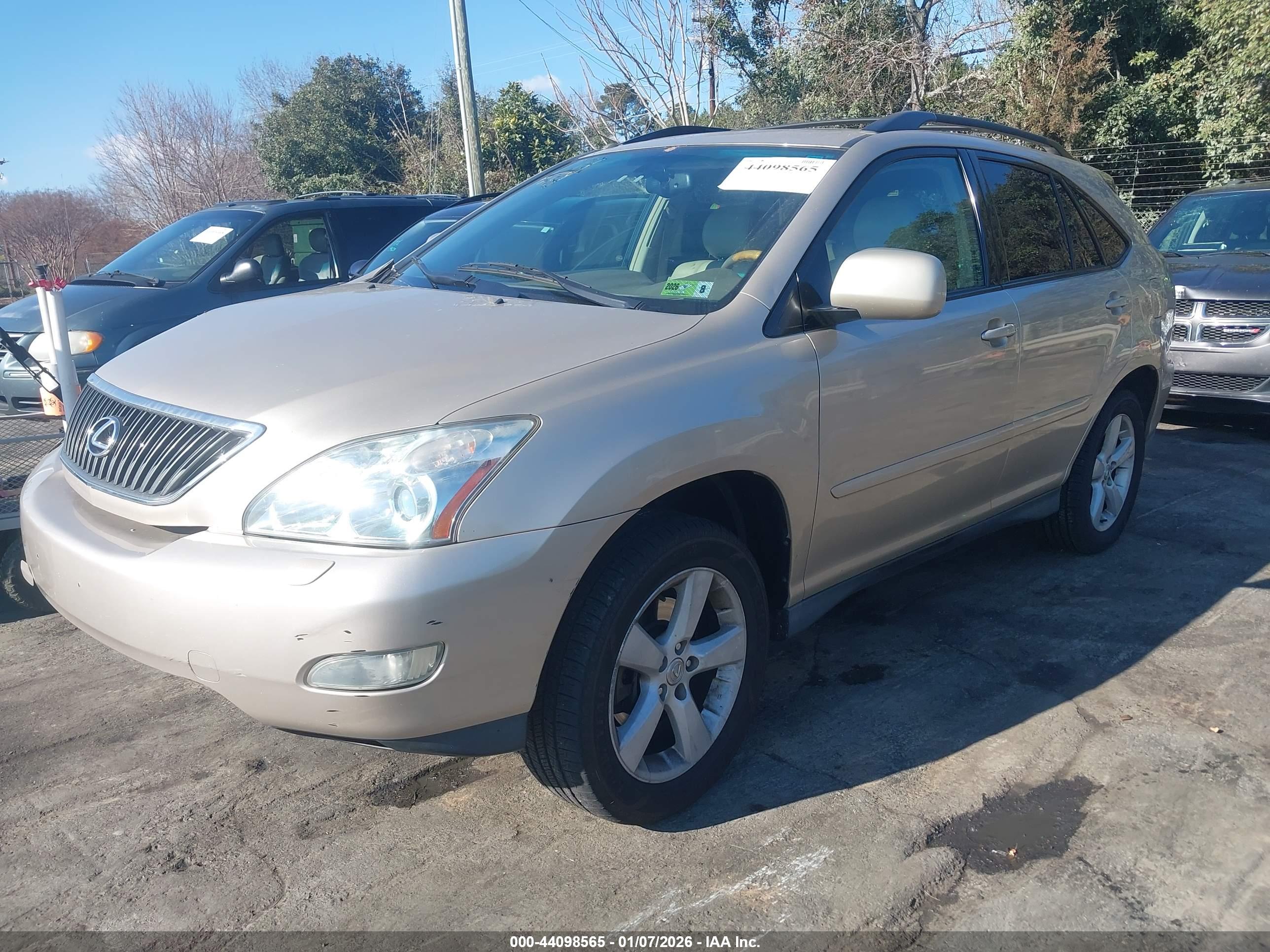 LEXUS RX image 2
