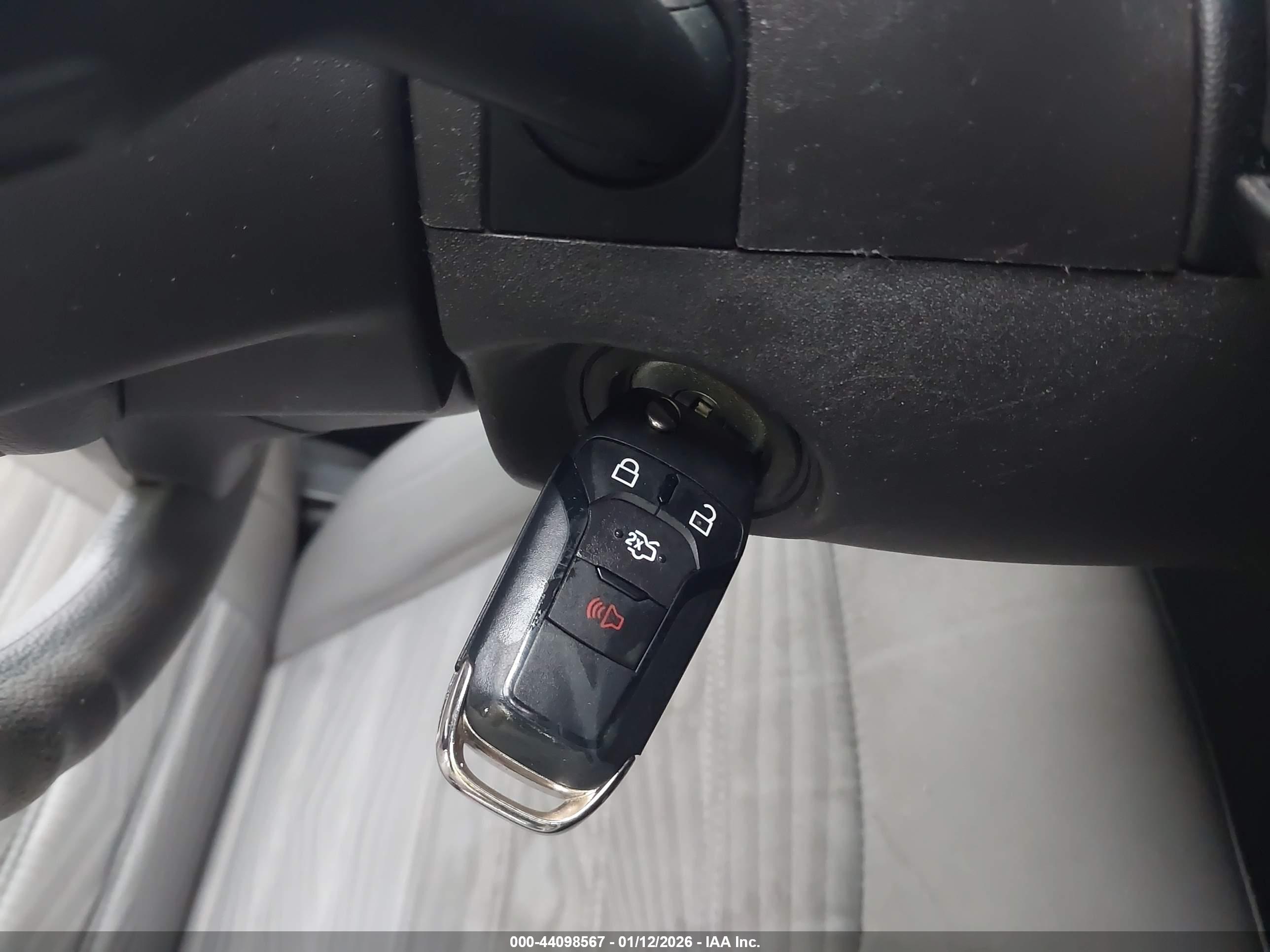 FORD FUSION image 11