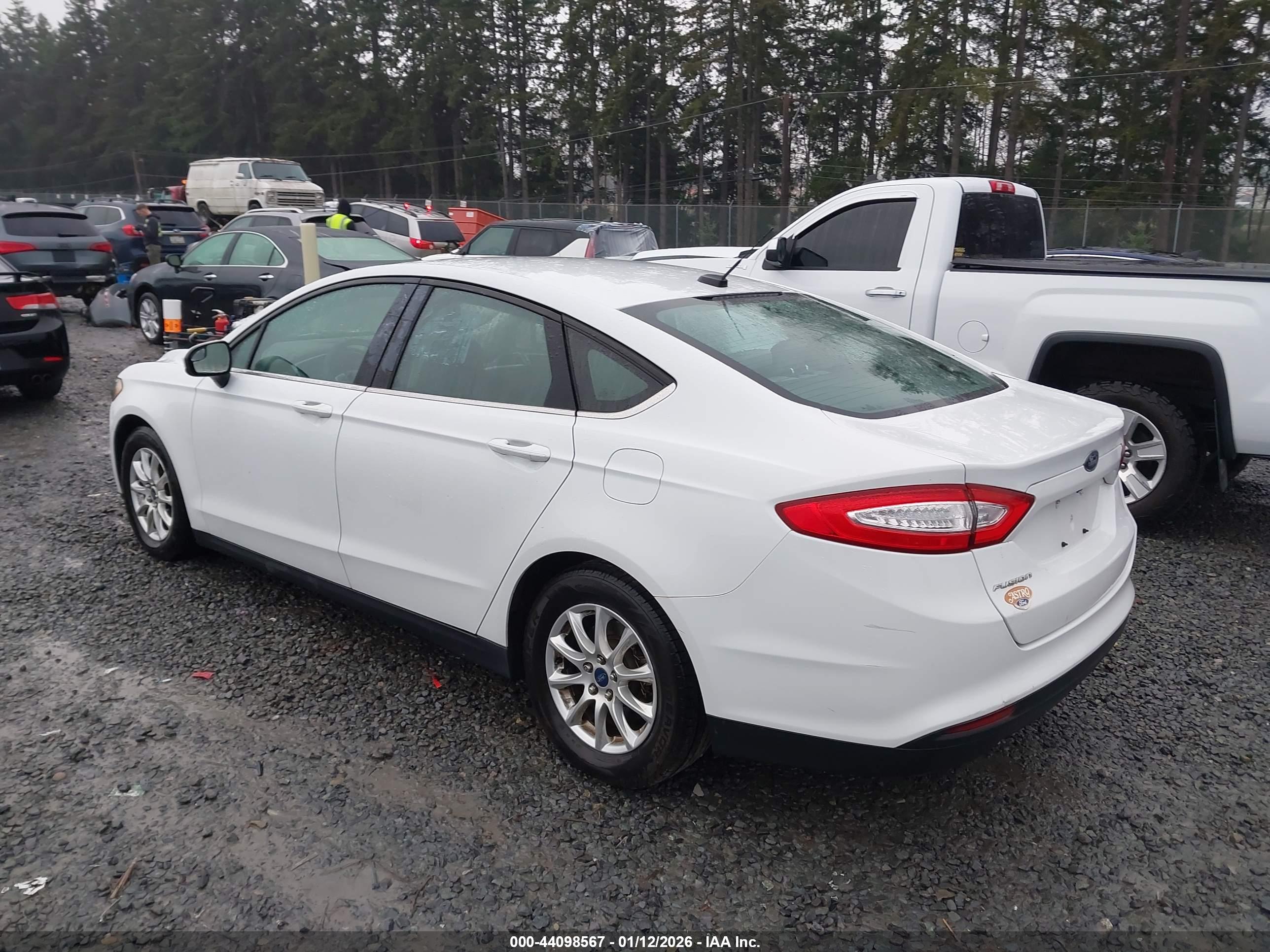 FORD FUSION image 3