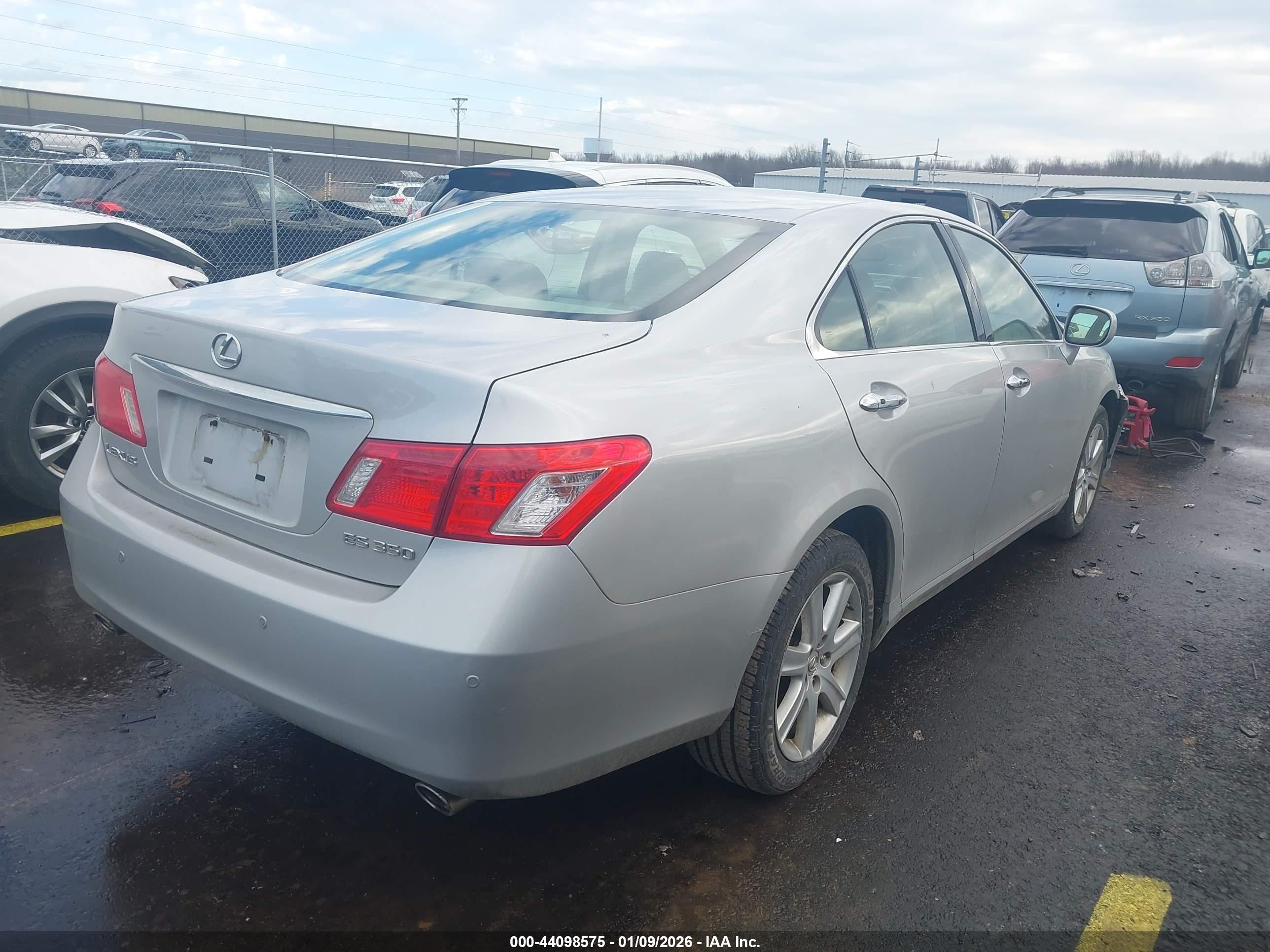LEXUS ES image 4