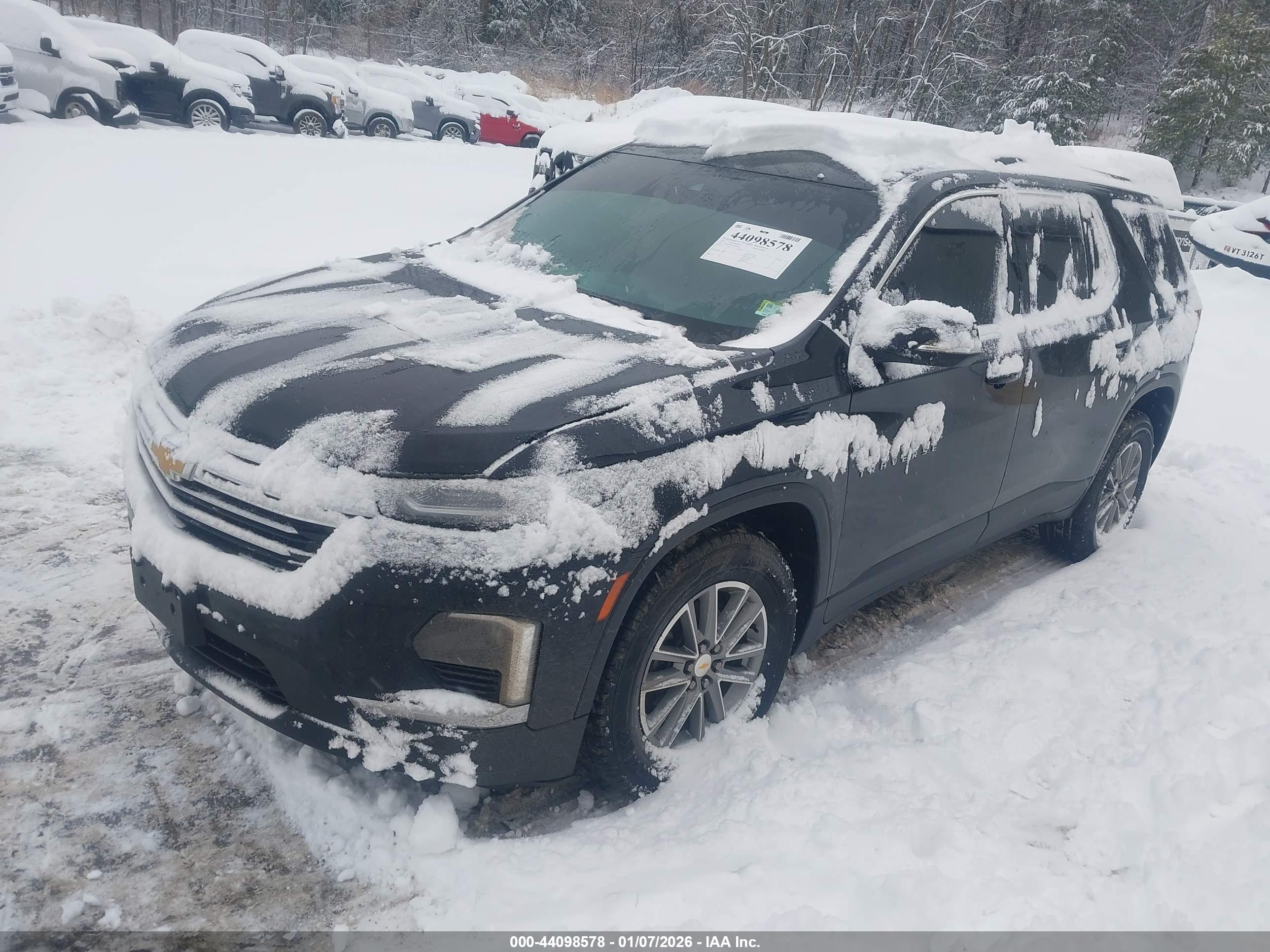 CHEVROLET TRAVERSE image 2