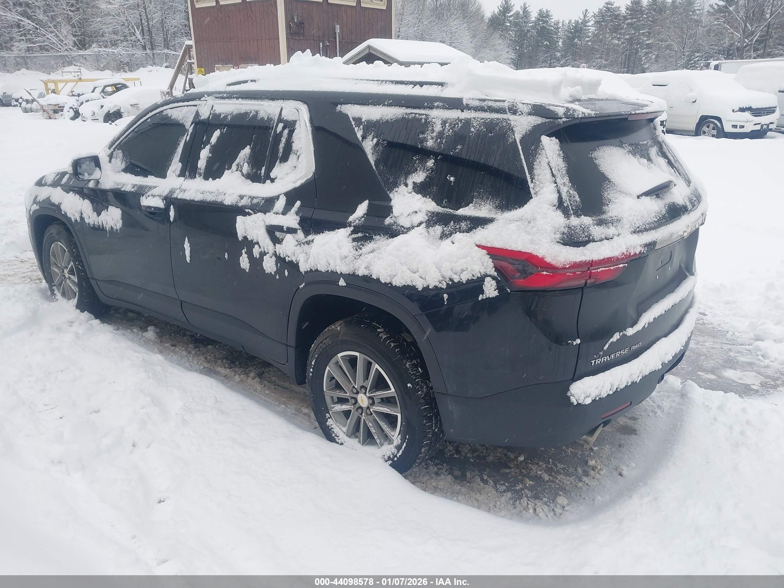 CHEVROLET TRAVERSE image 3