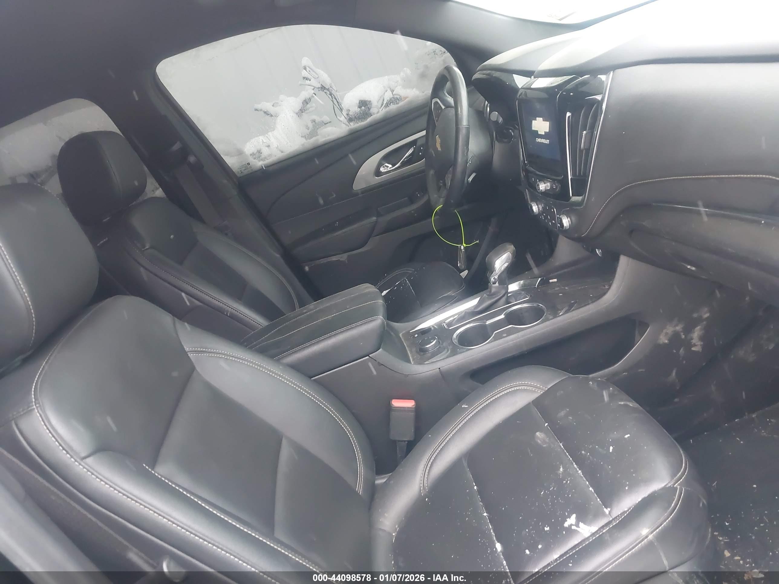 CHEVROLET TRAVERSE image 5