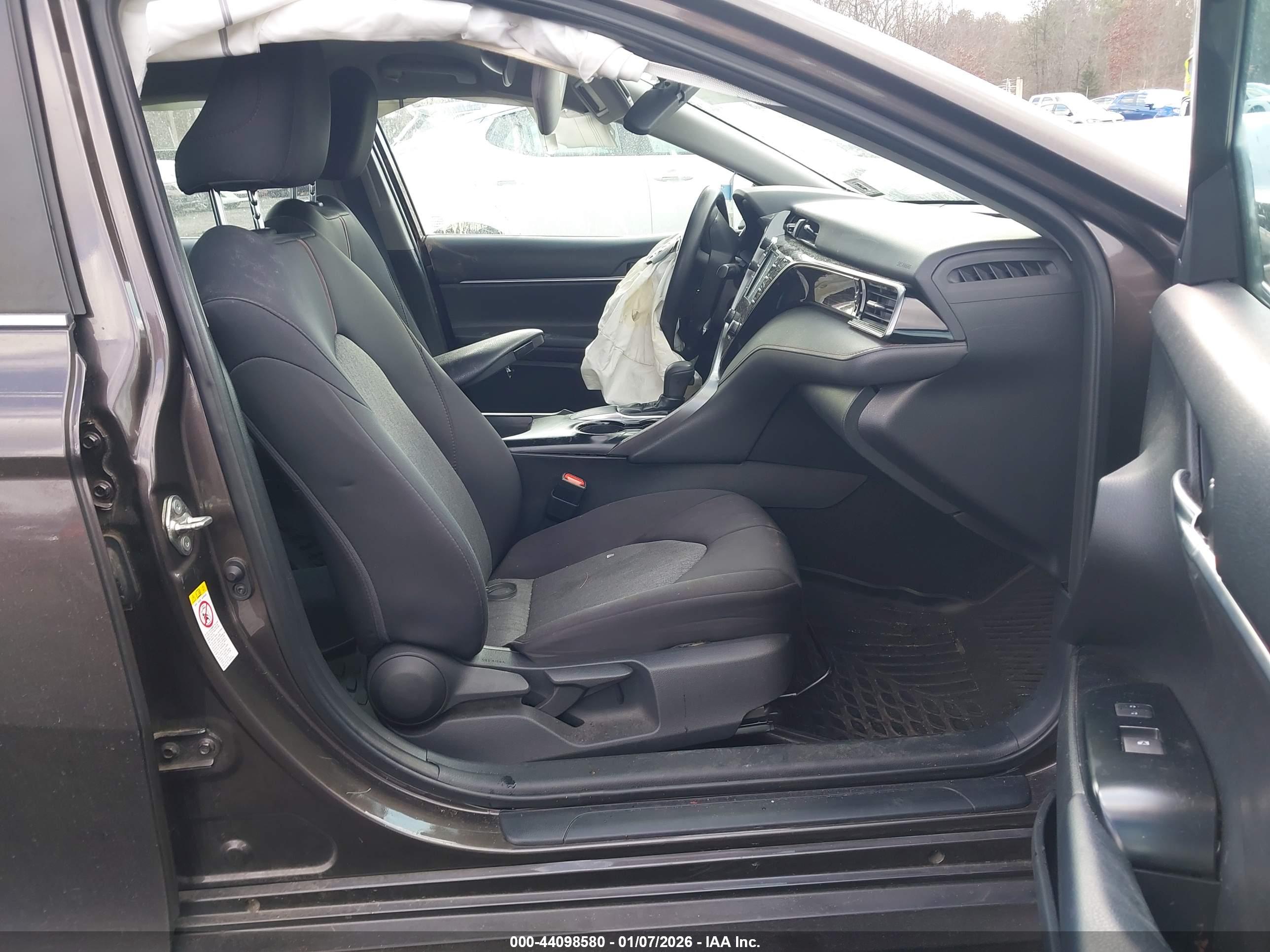 TOYOTA CAMRY image 5