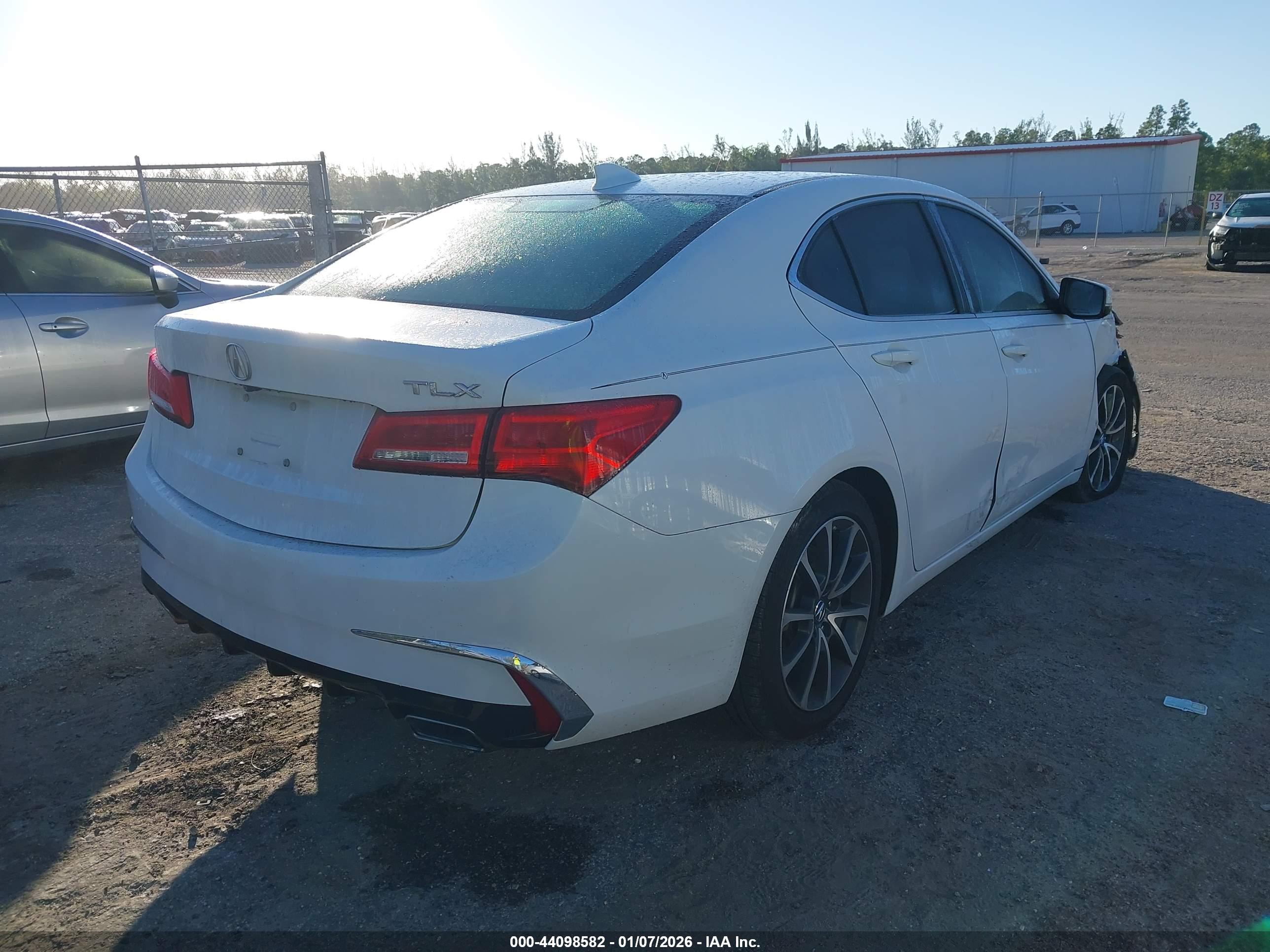 ACURA TLX image 4