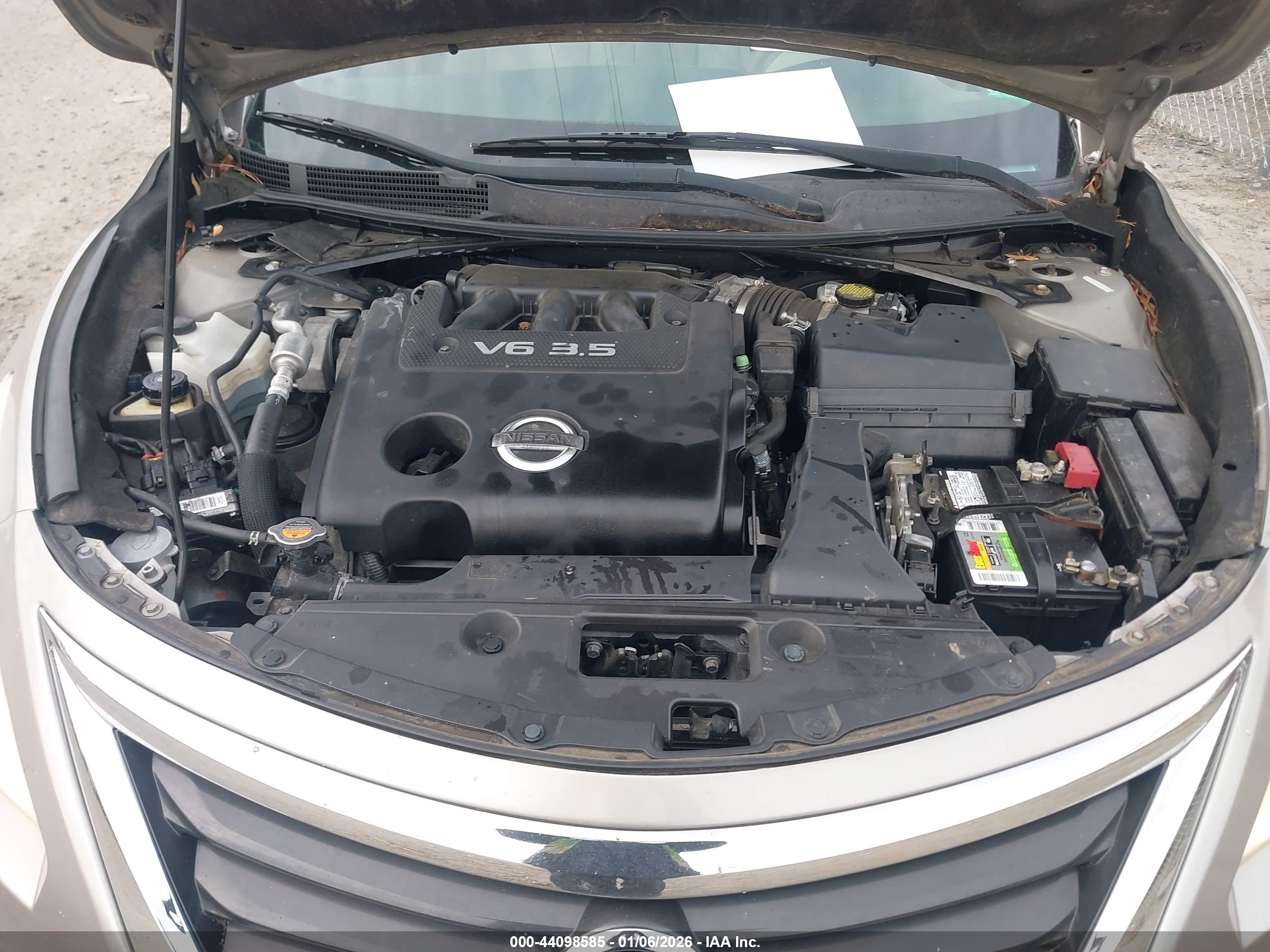NISSAN ALTIMA image 10