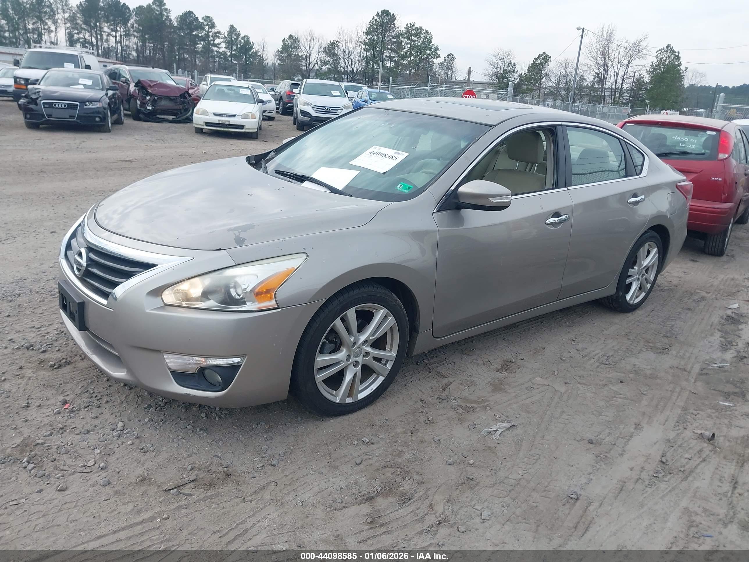 NISSAN ALTIMA image 2