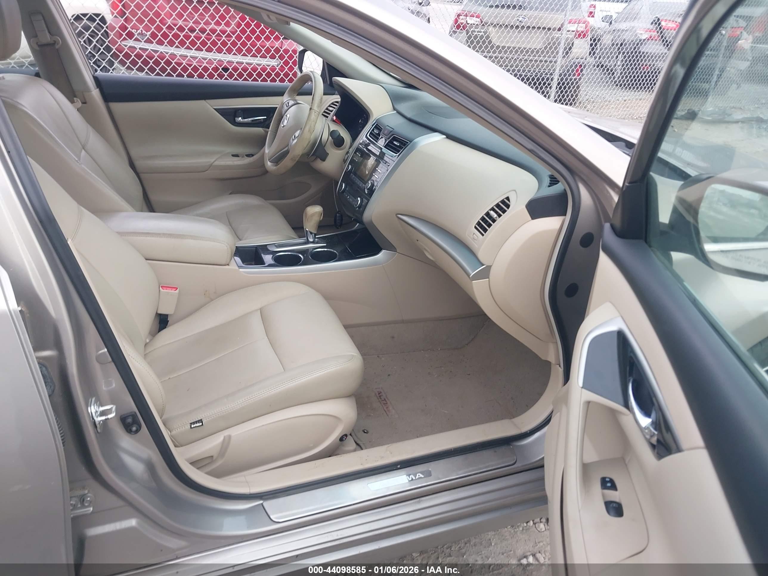 NISSAN ALTIMA image 5