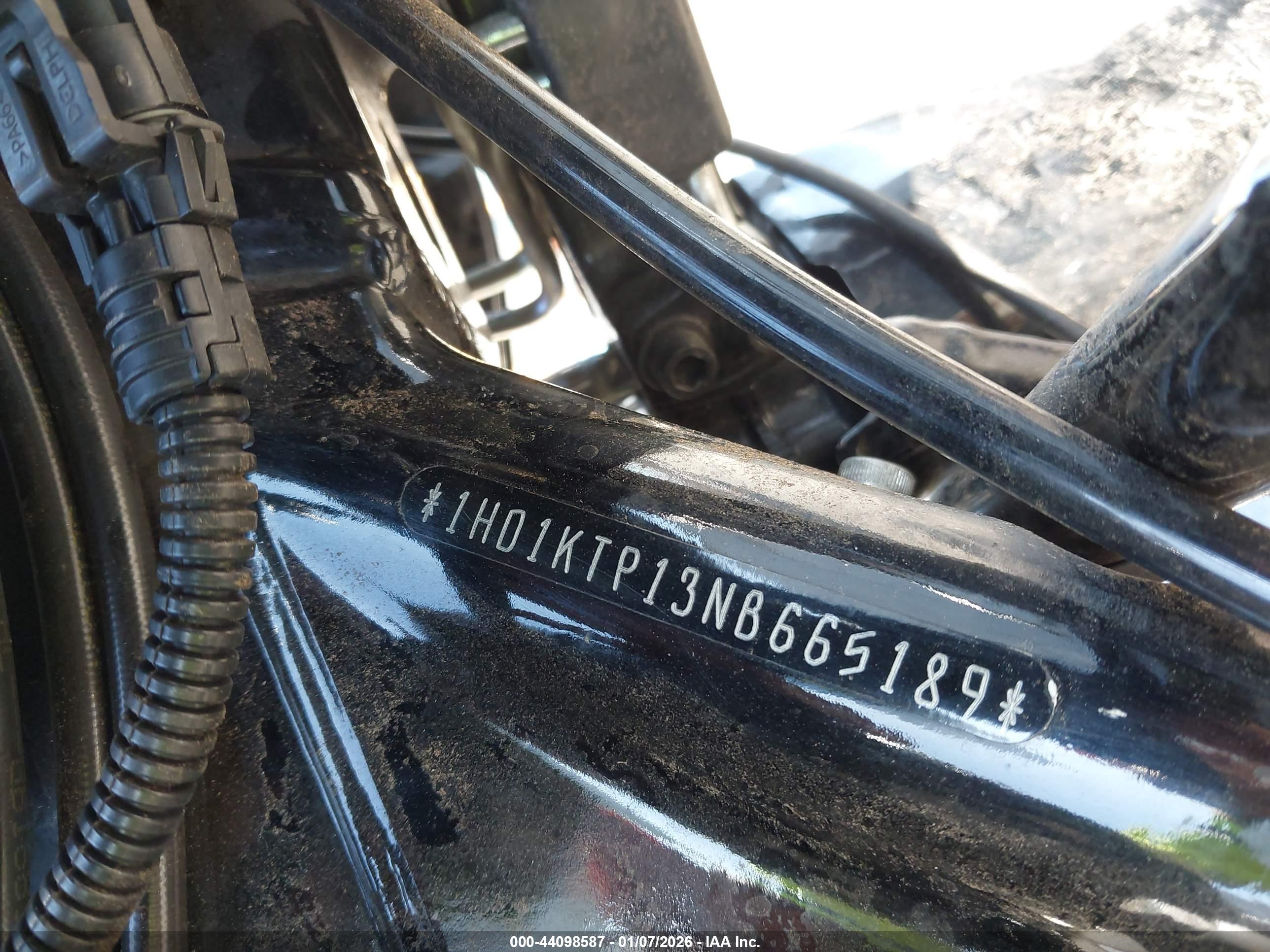 HARLEY-DAVIDSON FLTRXS image 10