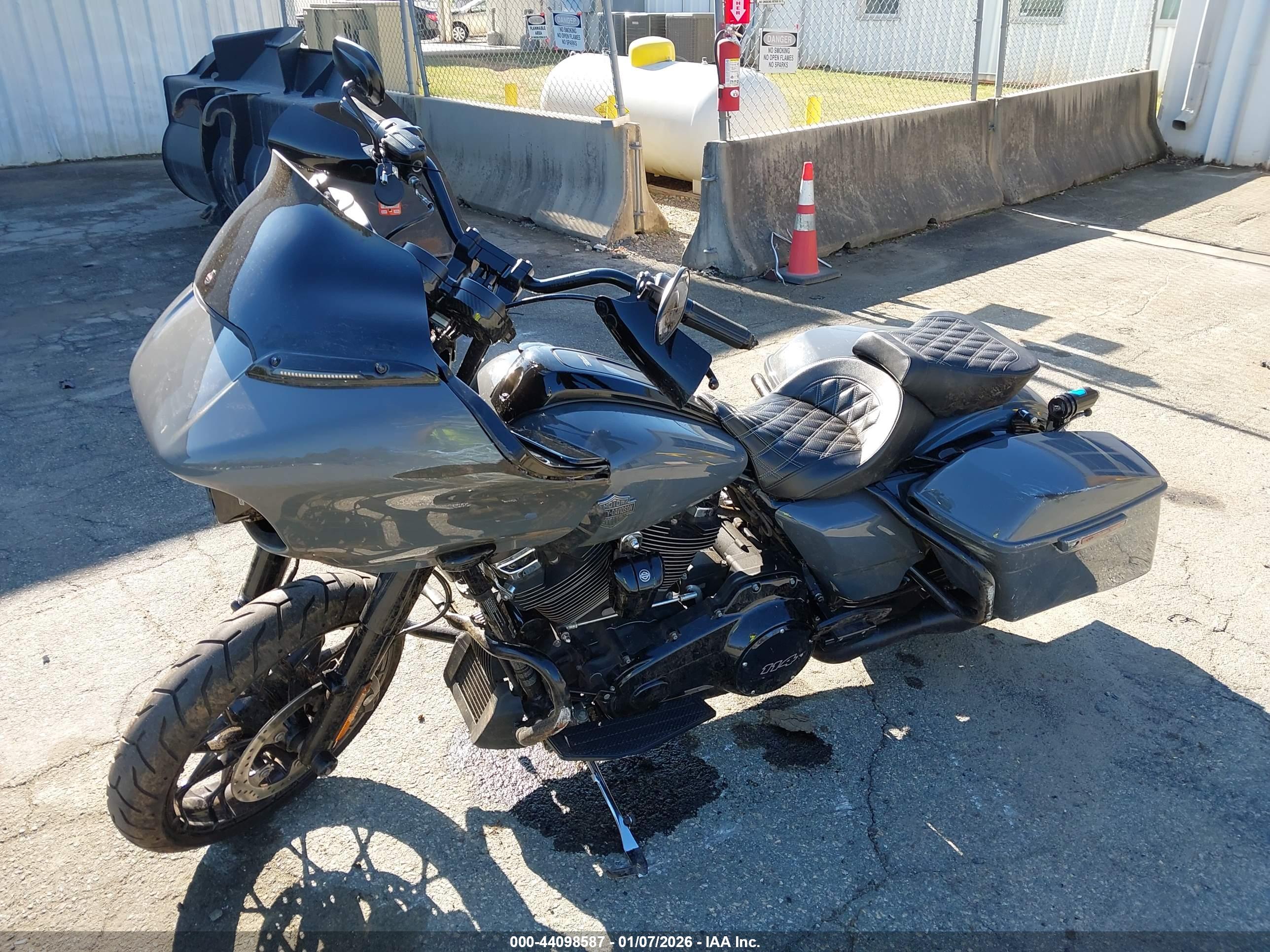HARLEY-DAVIDSON FLTRXS image 2