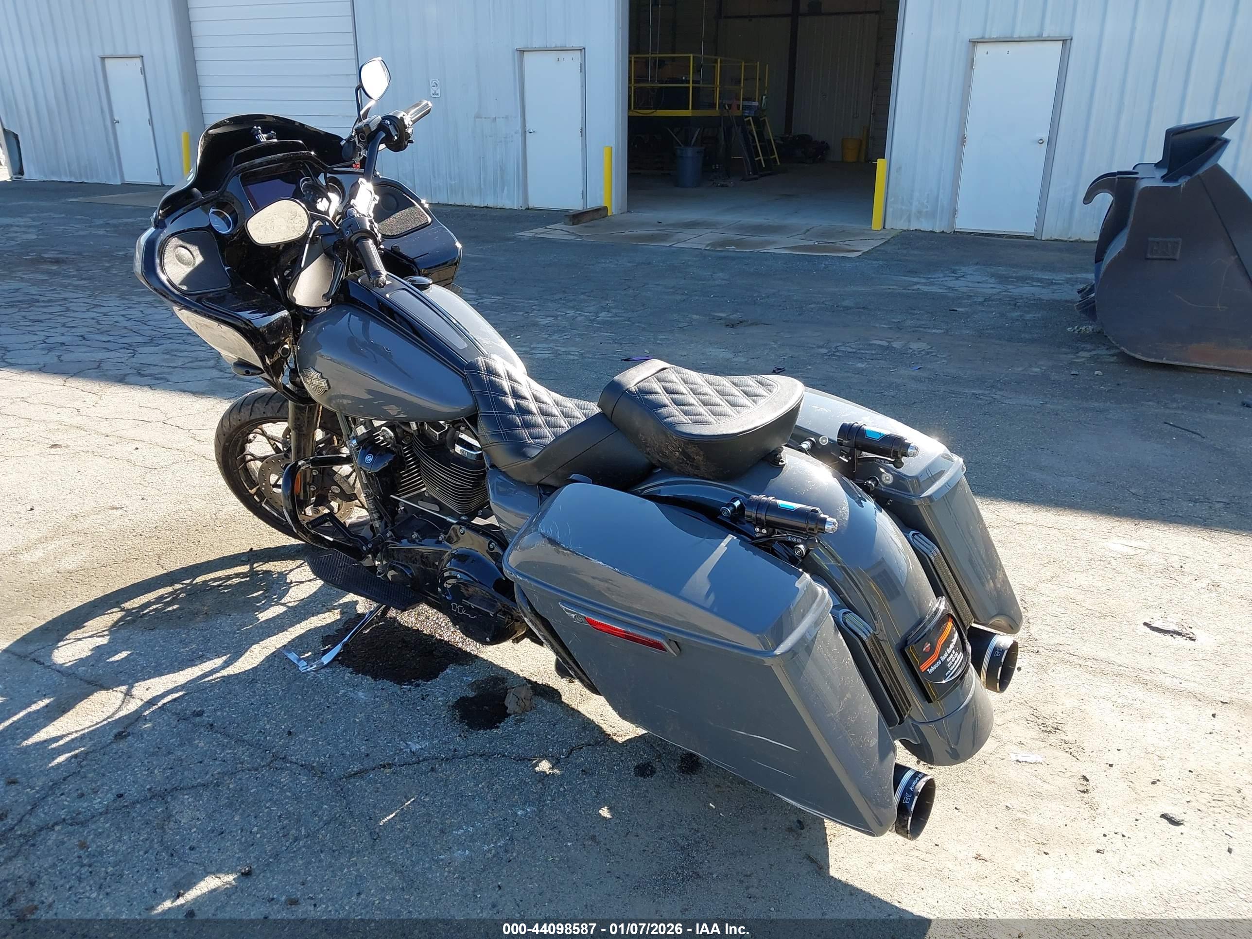 HARLEY-DAVIDSON FLTRXS image 3