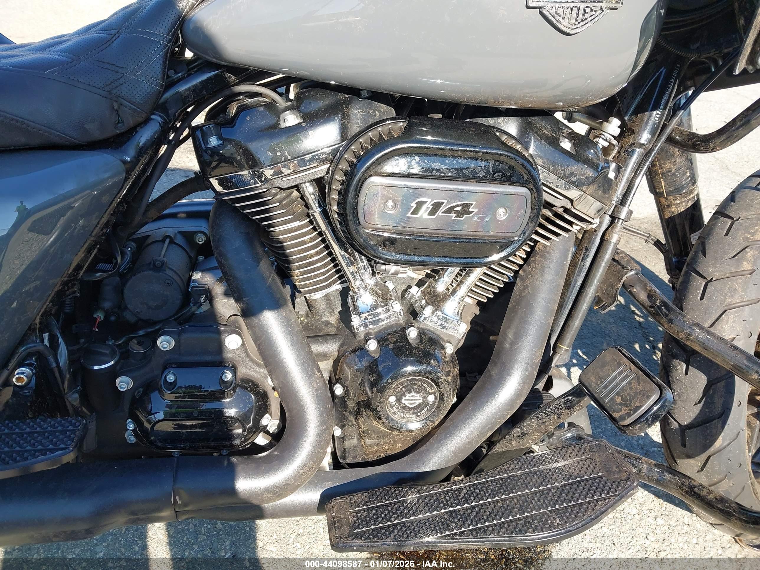 HARLEY-DAVIDSON FLTRXS image 8