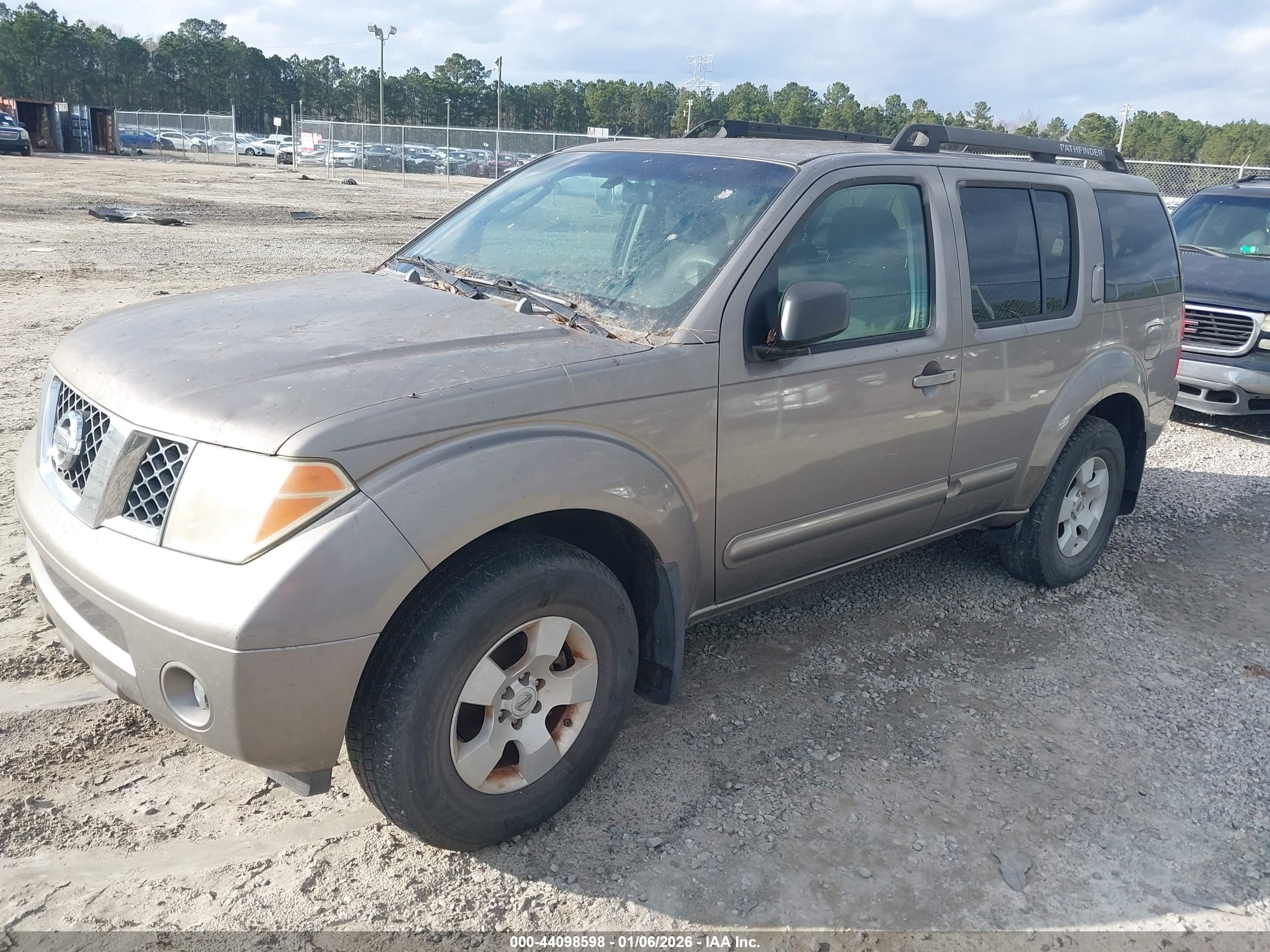 NISSAN PATHFINDER image 2