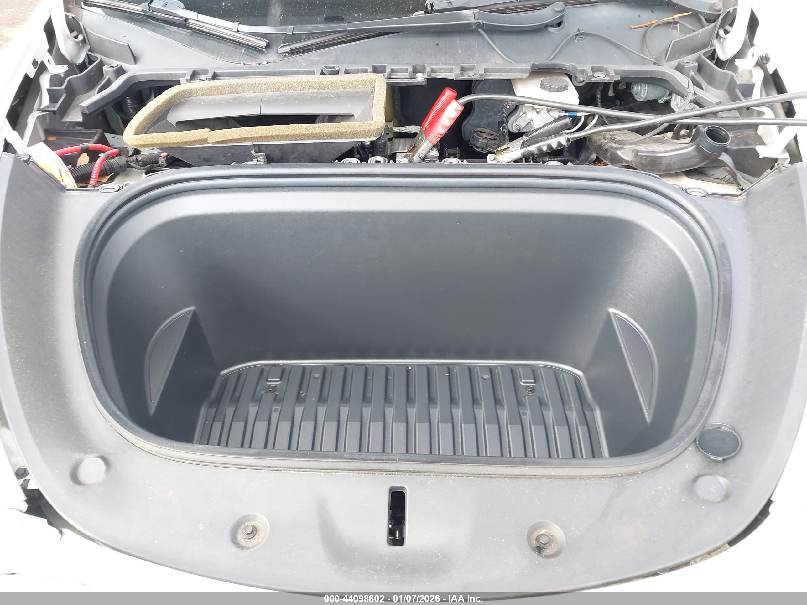 TESLA MODEL image 10