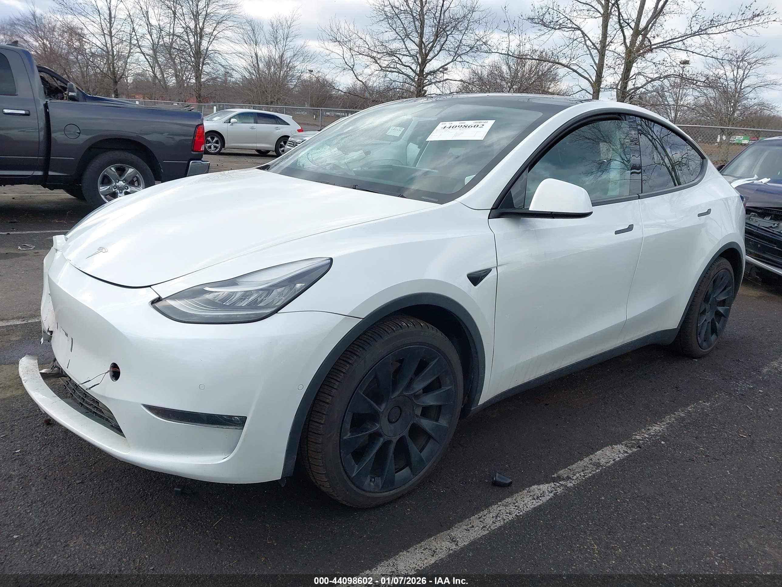 TESLA MODEL image 2