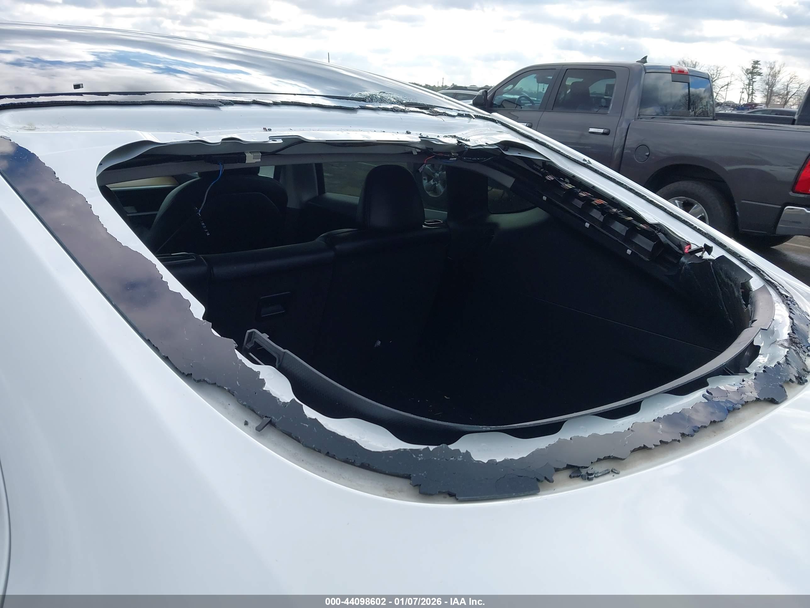 TESLA MODEL image 6