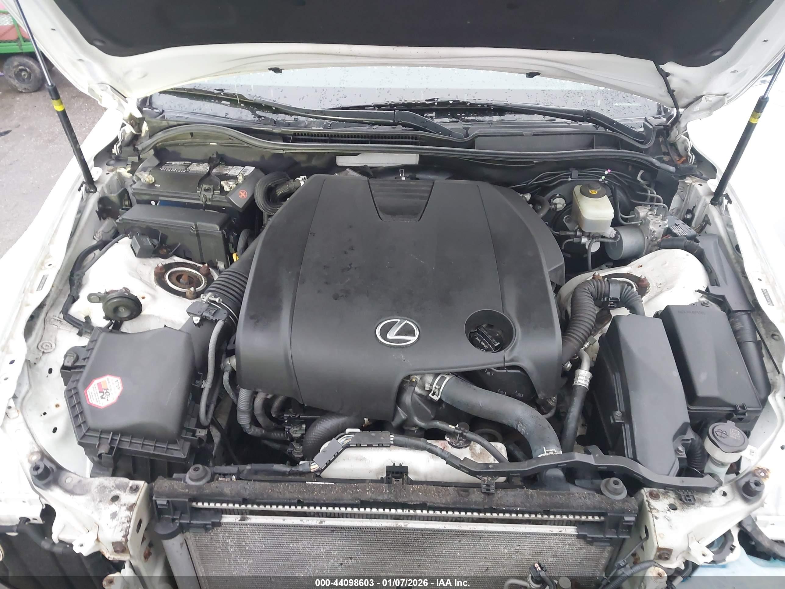 LEXUS IS image 10
