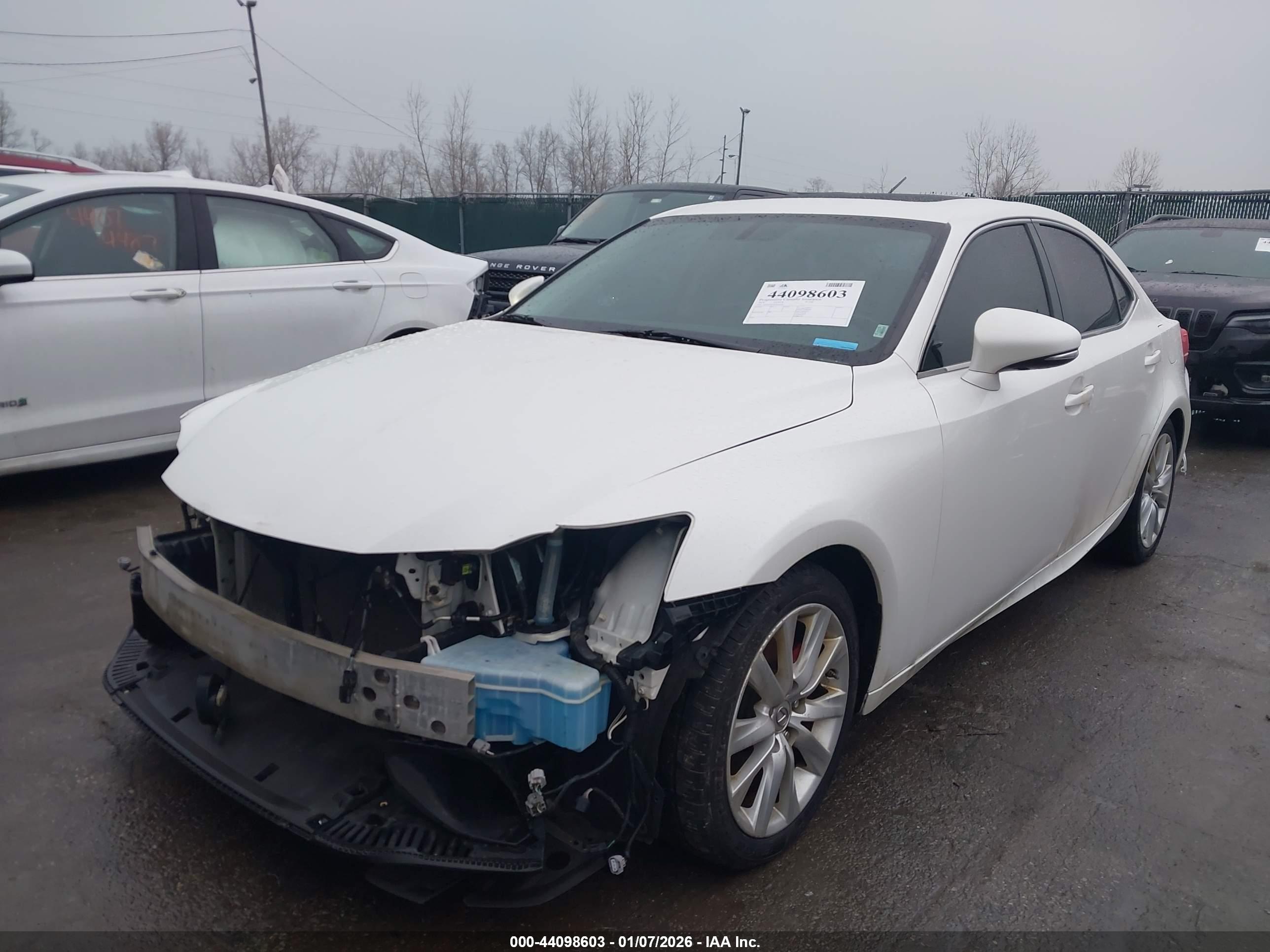 LEXUS IS image 2