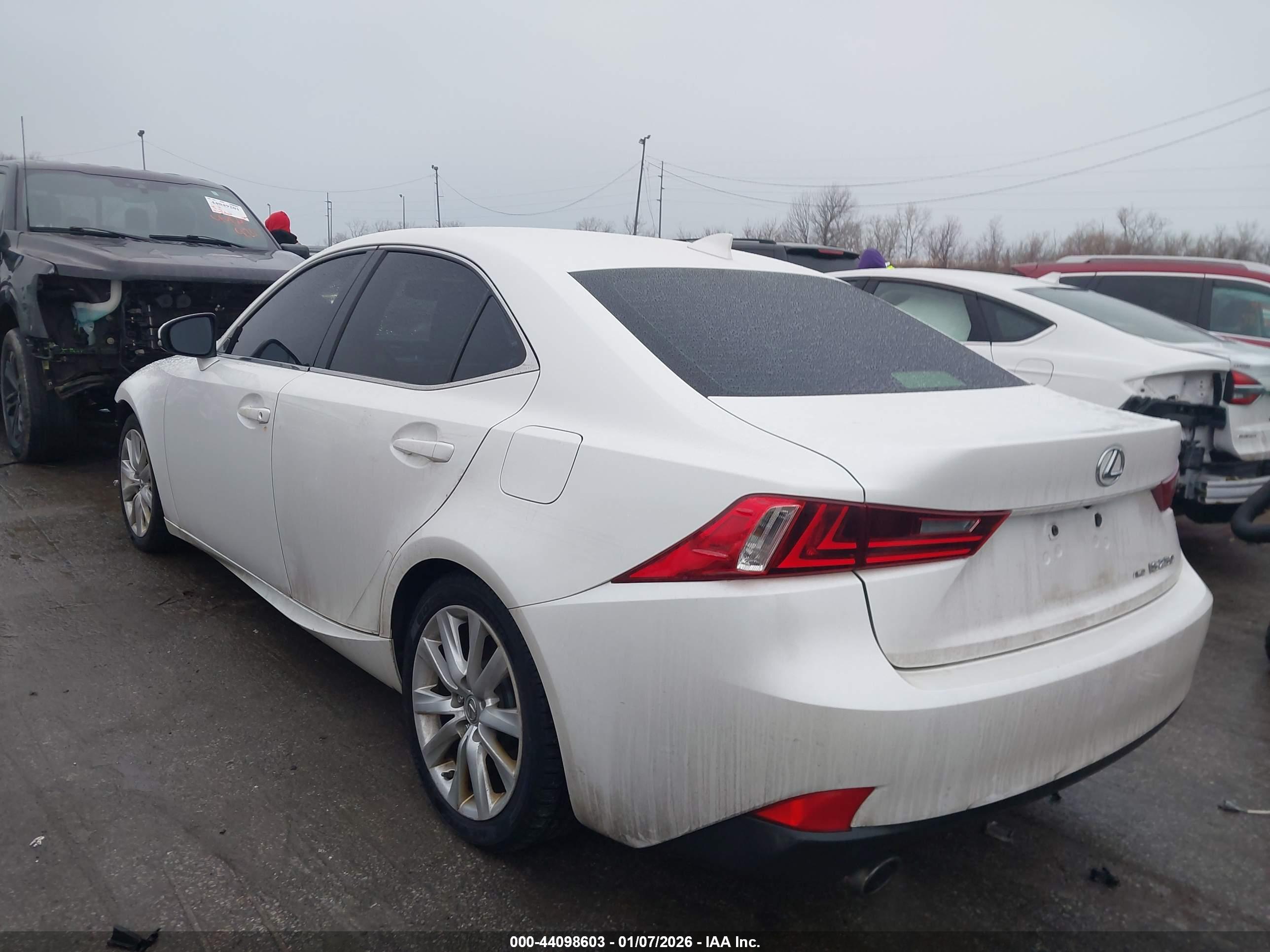 LEXUS IS image 3