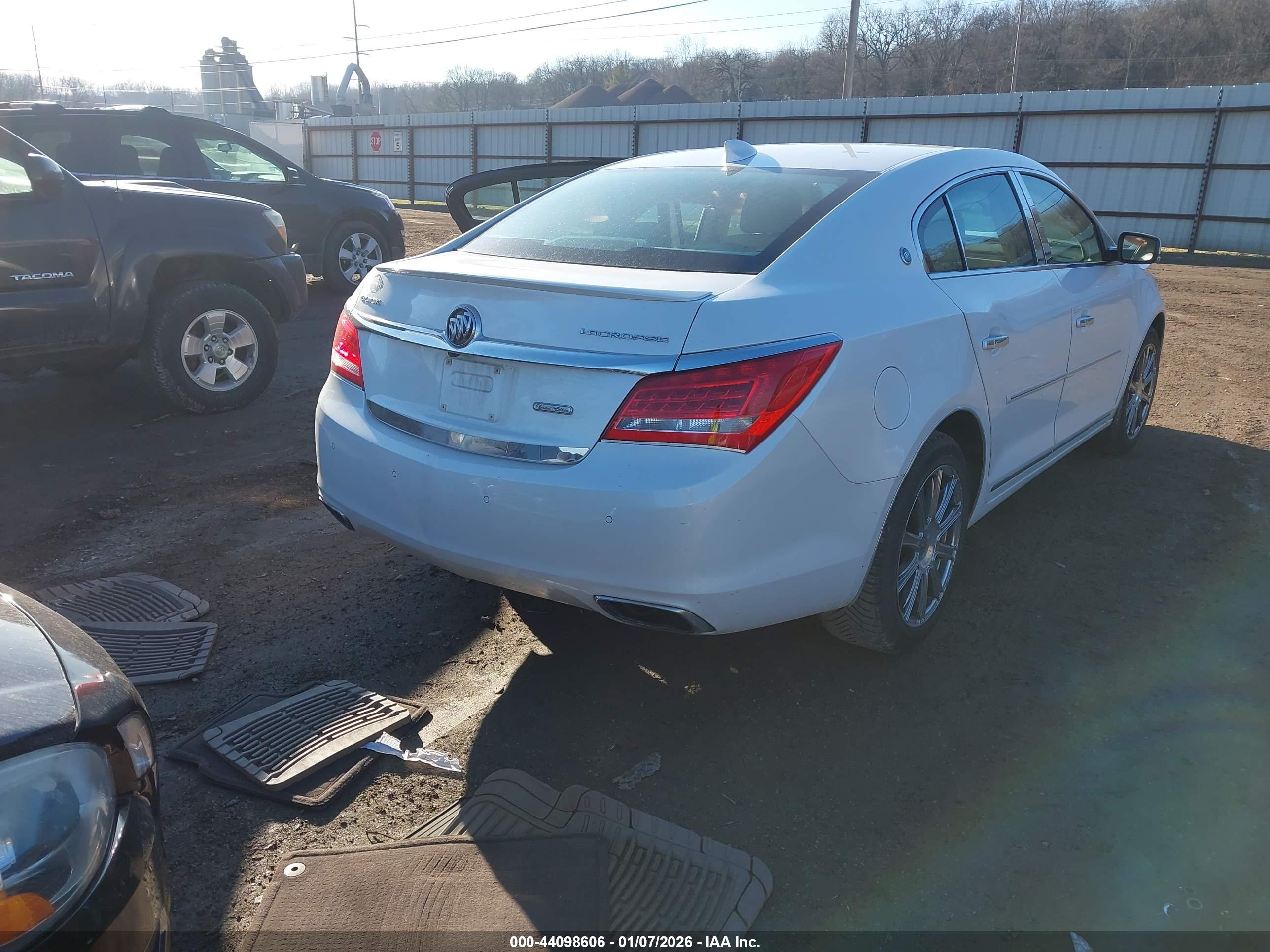 BUICK LACROSSE image 4