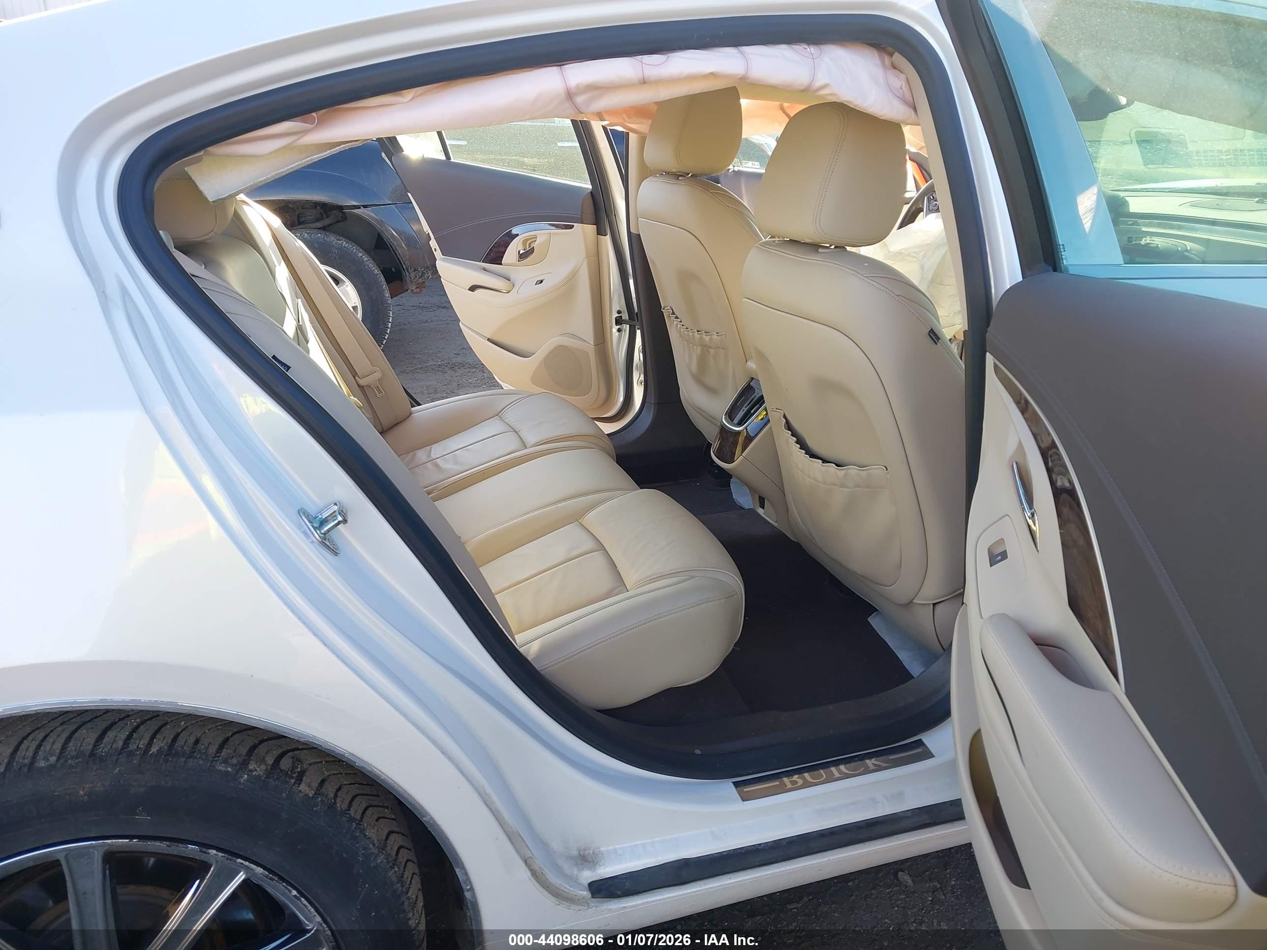BUICK LACROSSE image 8