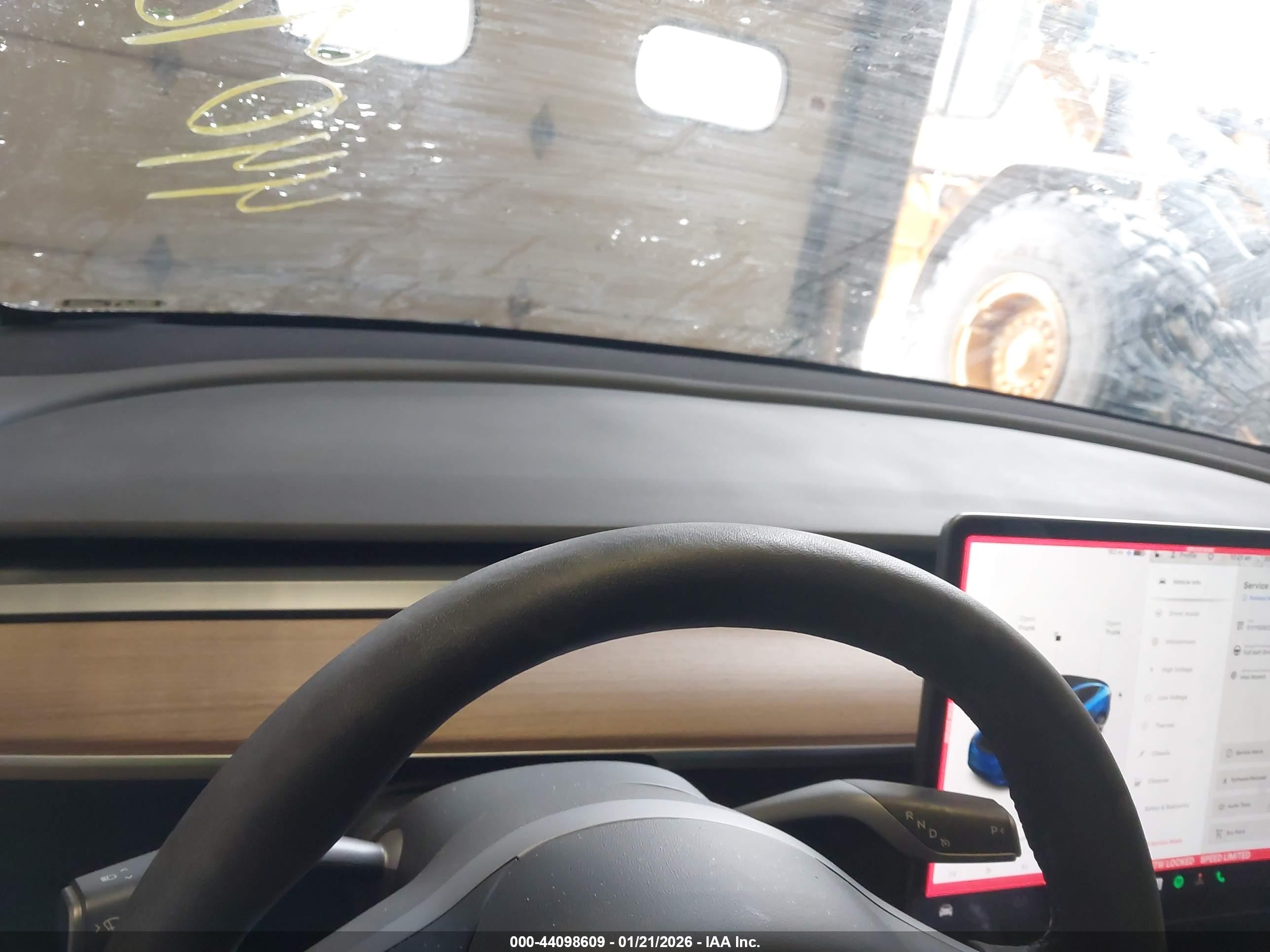 TESLA MODEL image 7