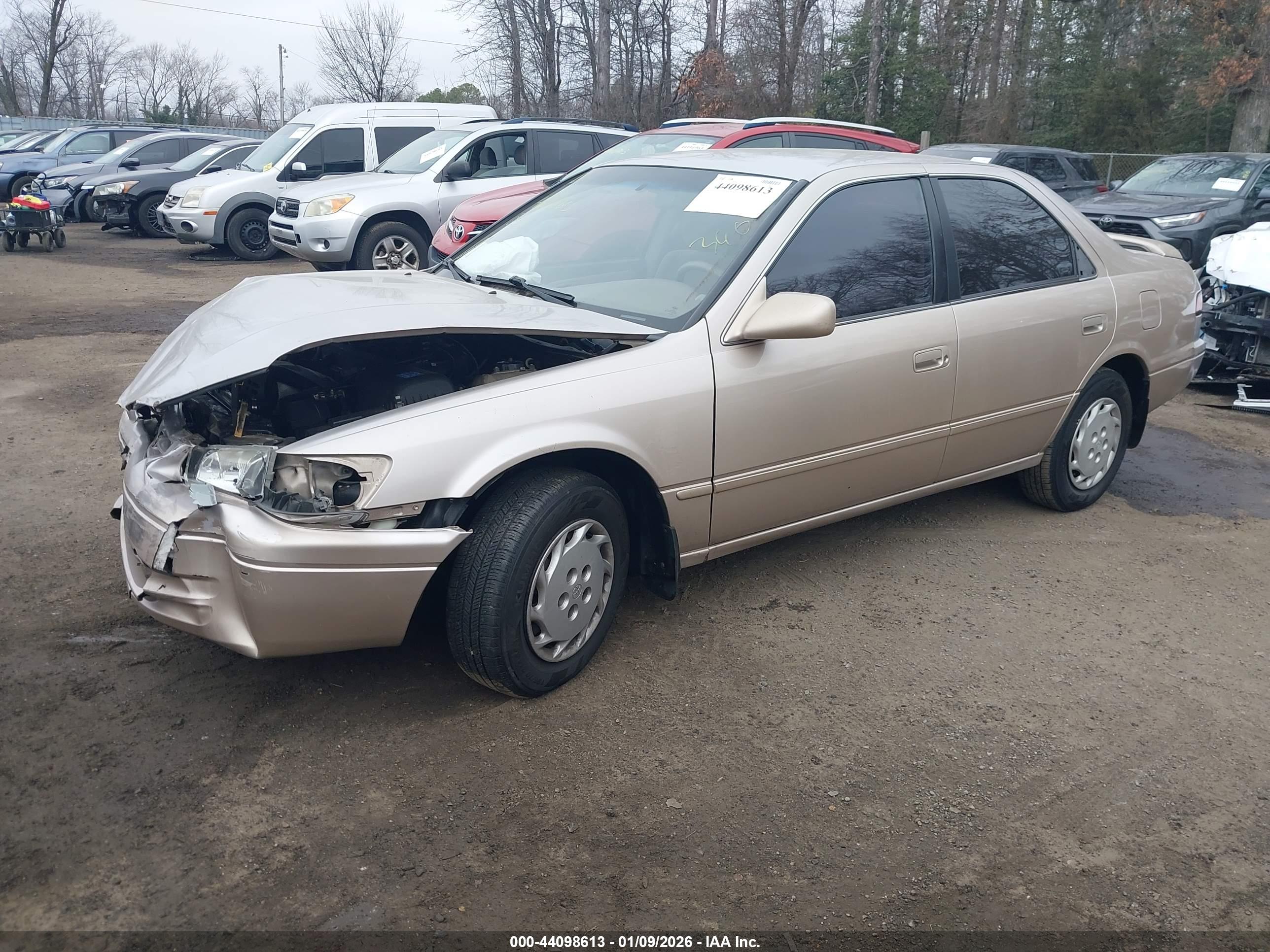 TOYOTA CAMRY image 2
