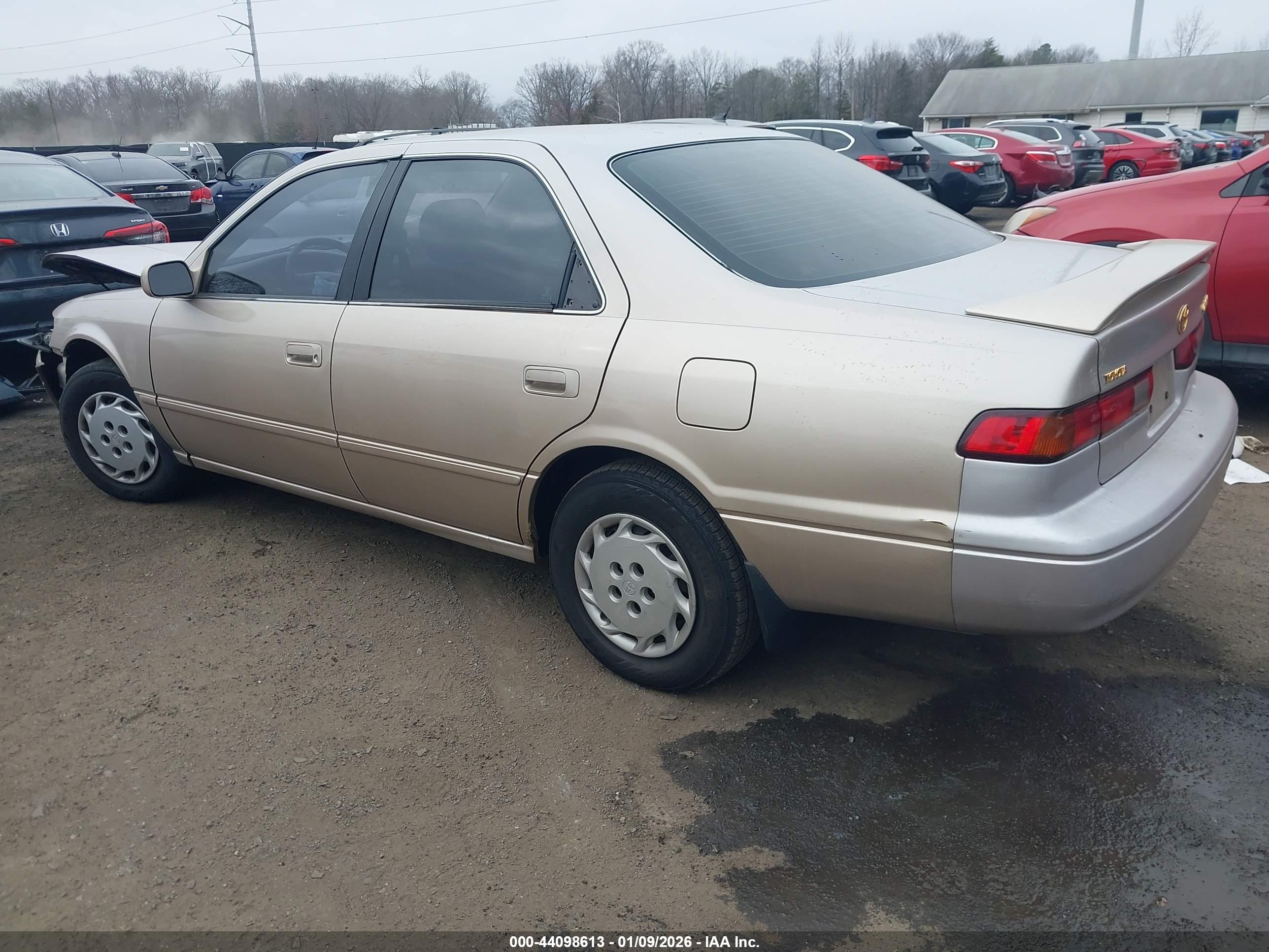 TOYOTA CAMRY image 3