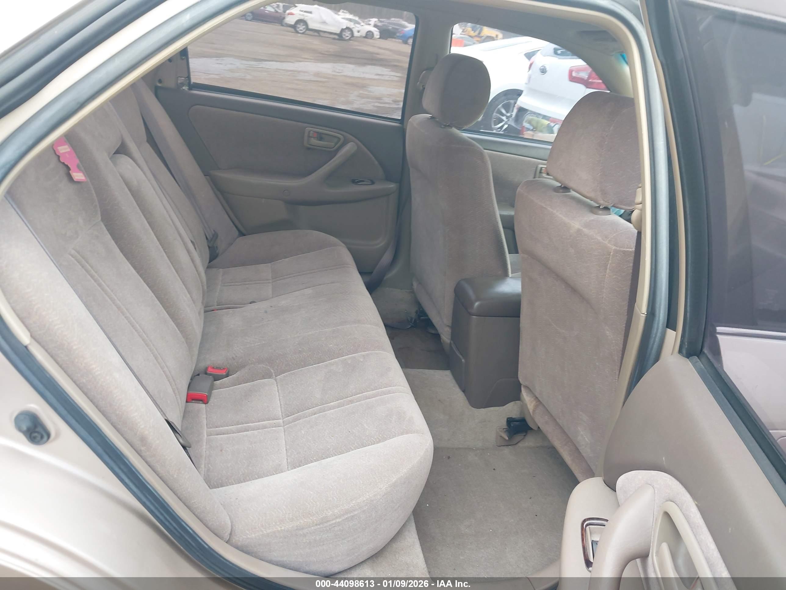 TOYOTA CAMRY image 8