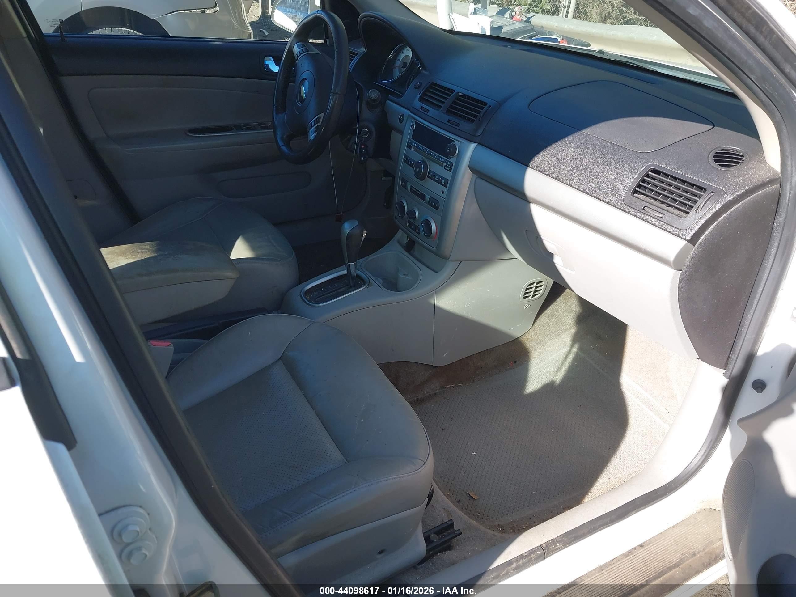 CHEVROLET COBALT image 5