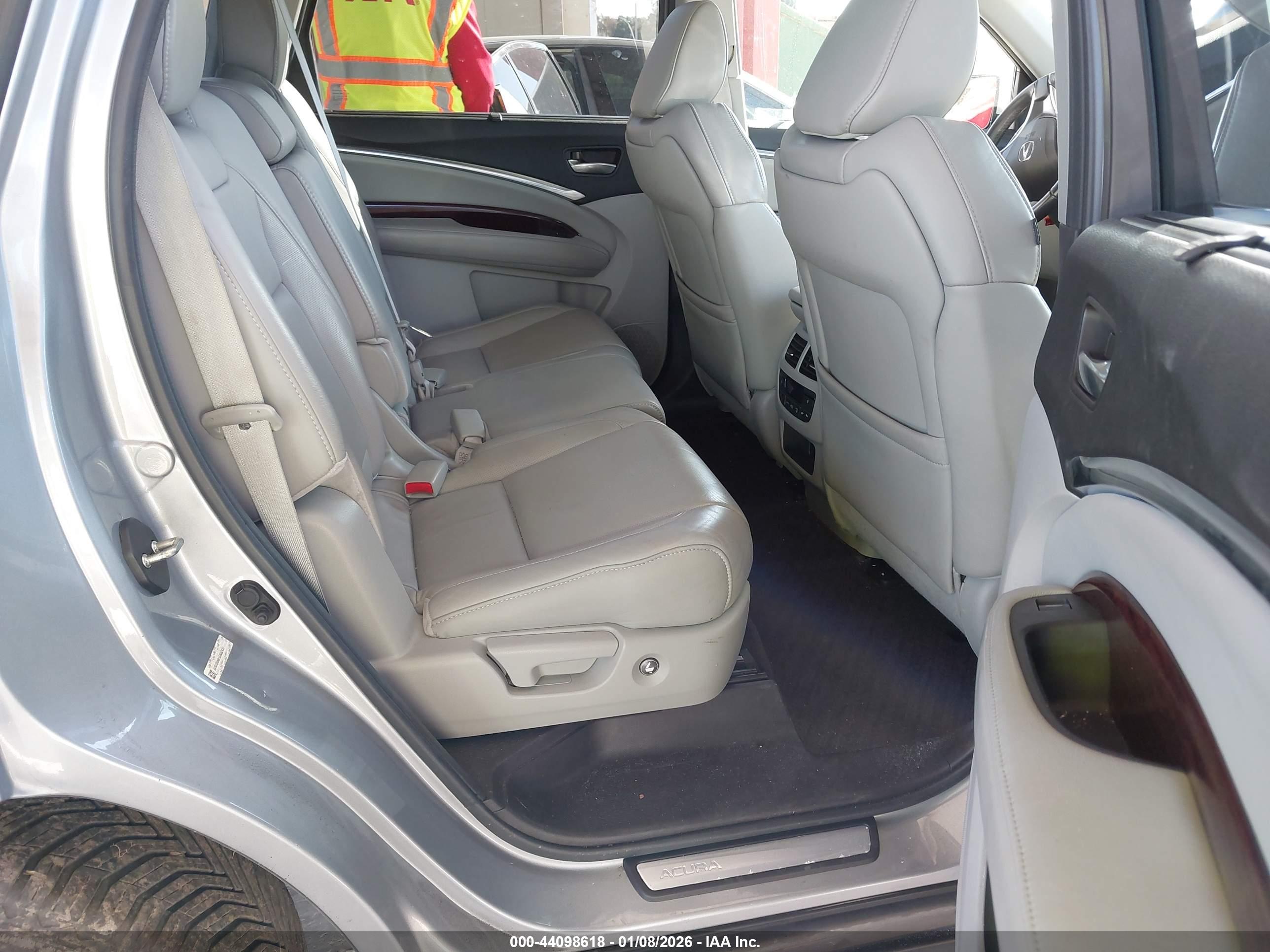 ACURA MDX image 8
