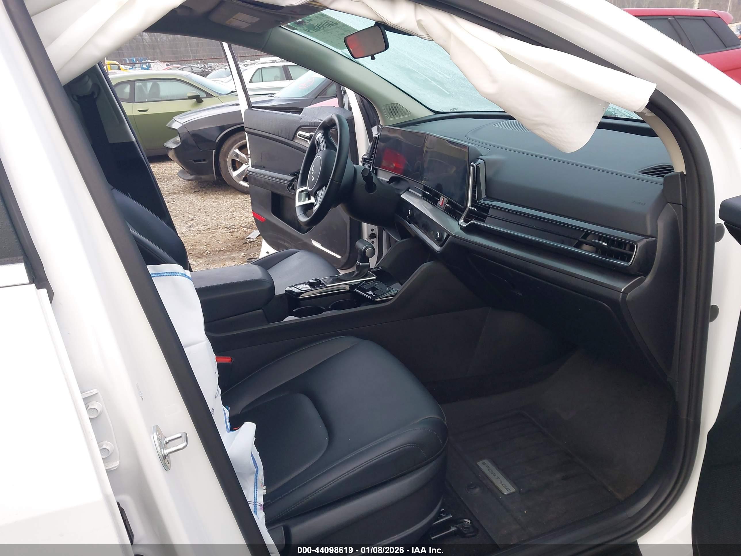KIA SPORTAGE image 5