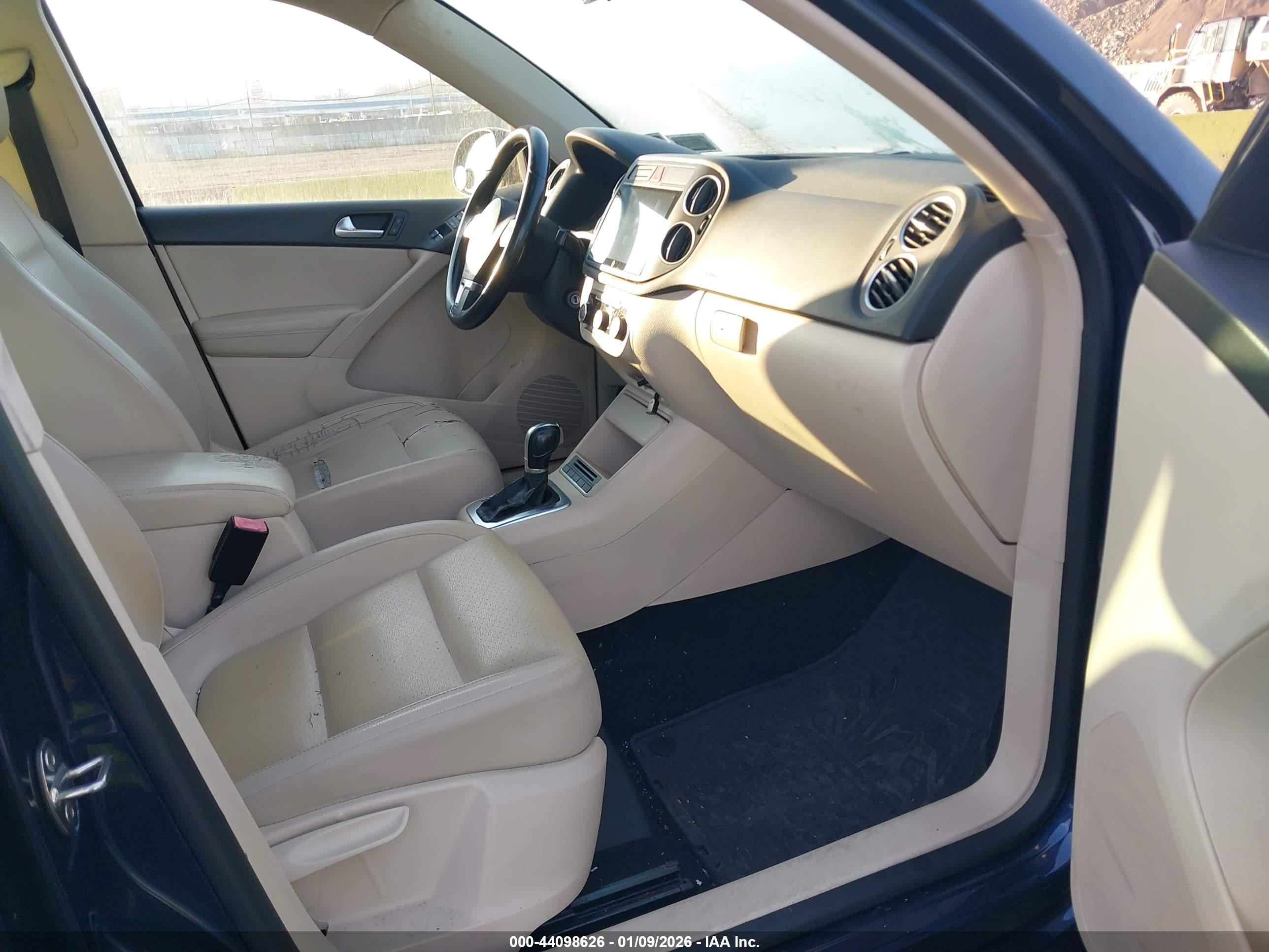 VOLKSWAGEN TIGUAN image 5