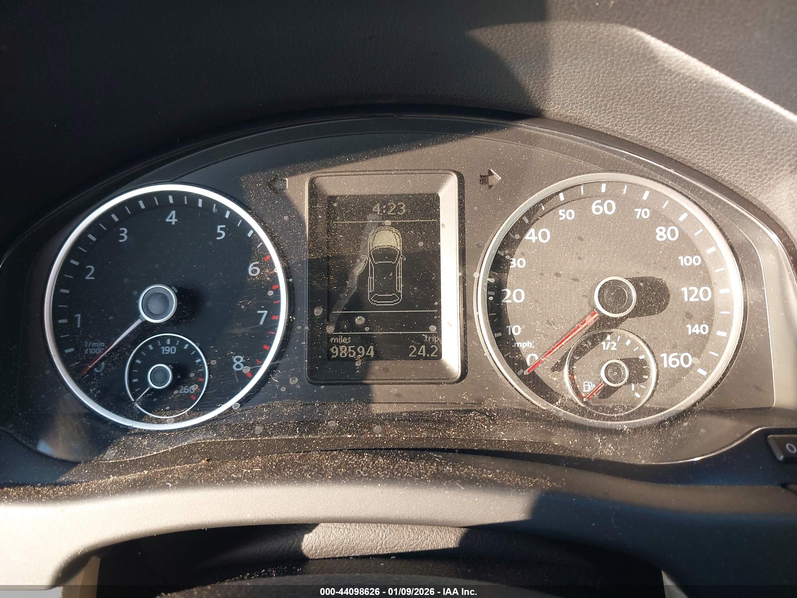 VOLKSWAGEN TIGUAN image 7