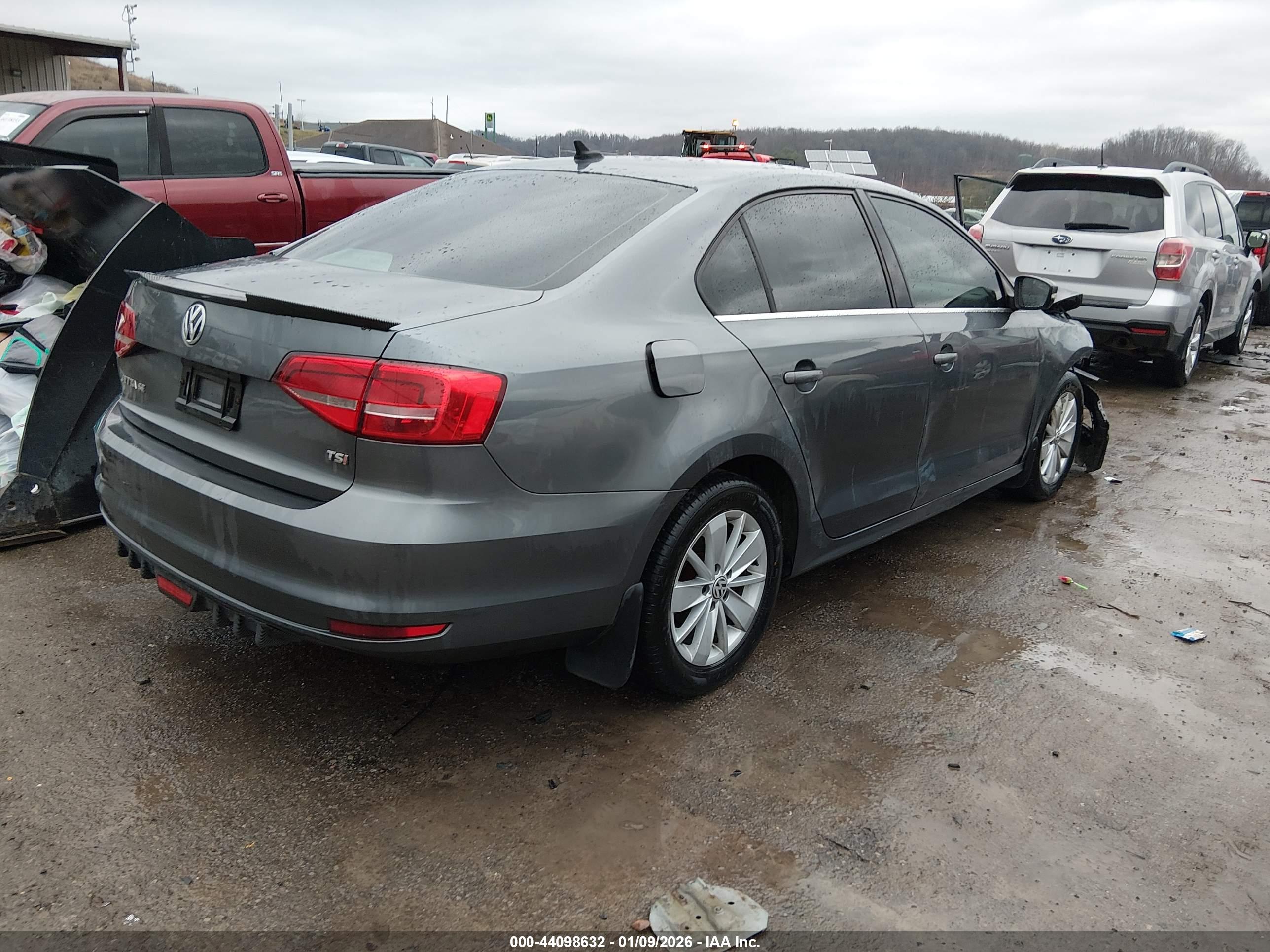 VOLKSWAGEN JETTA image 4
