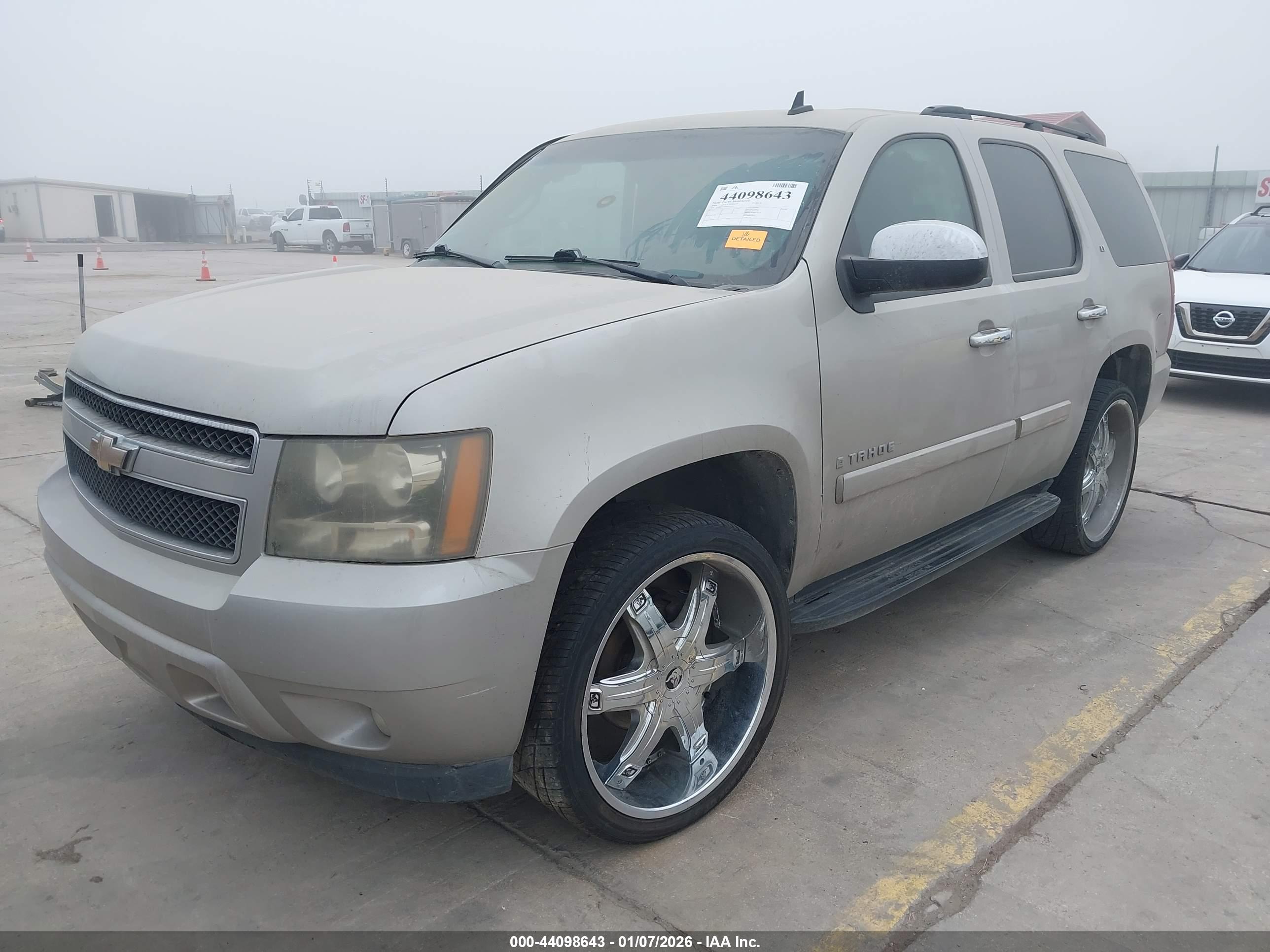 CHEVROLET TAHOE image 2