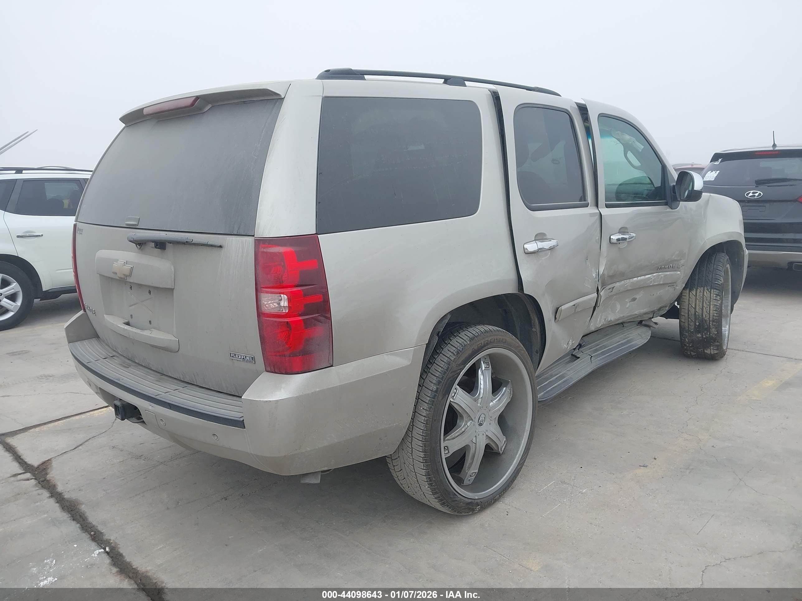 CHEVROLET TAHOE image 4