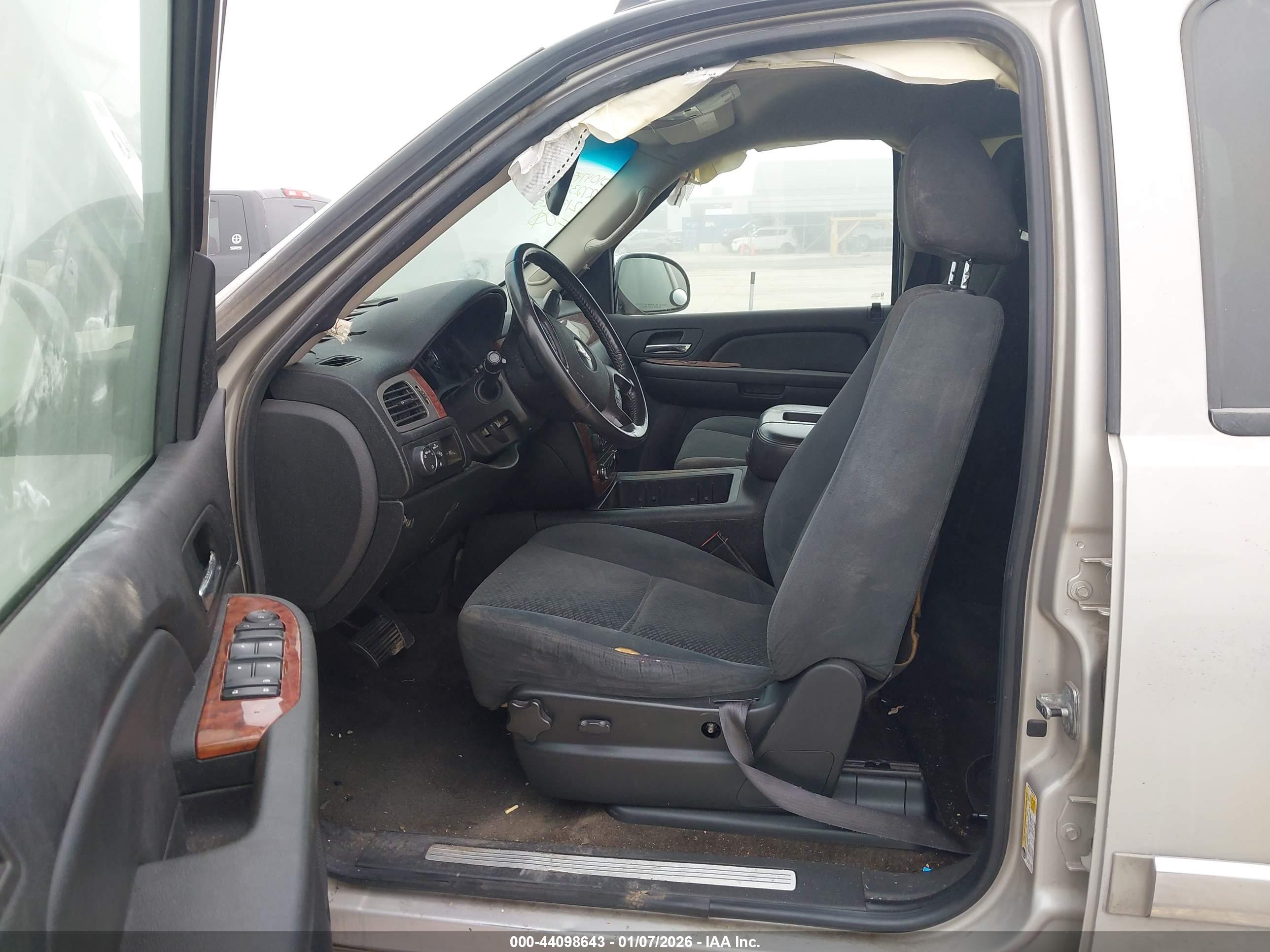 CHEVROLET TAHOE image 5