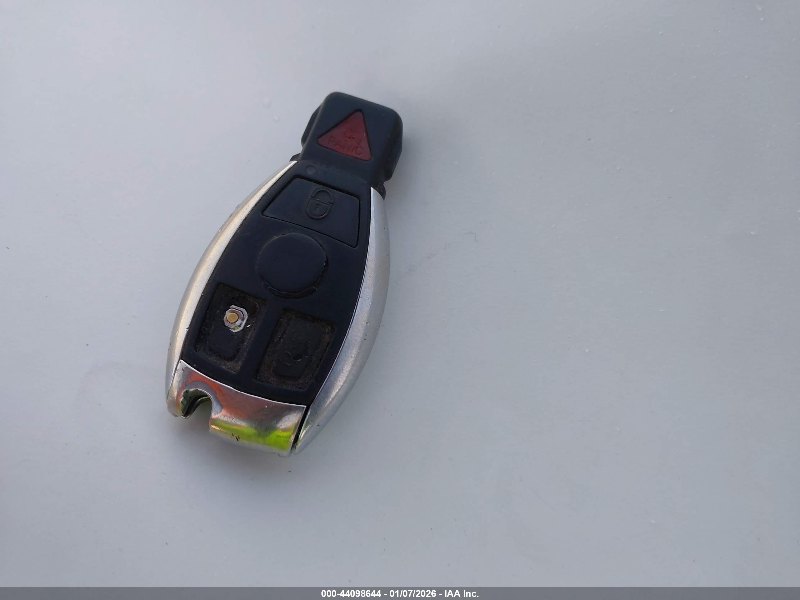 MERCEDES-BENZ E image 11