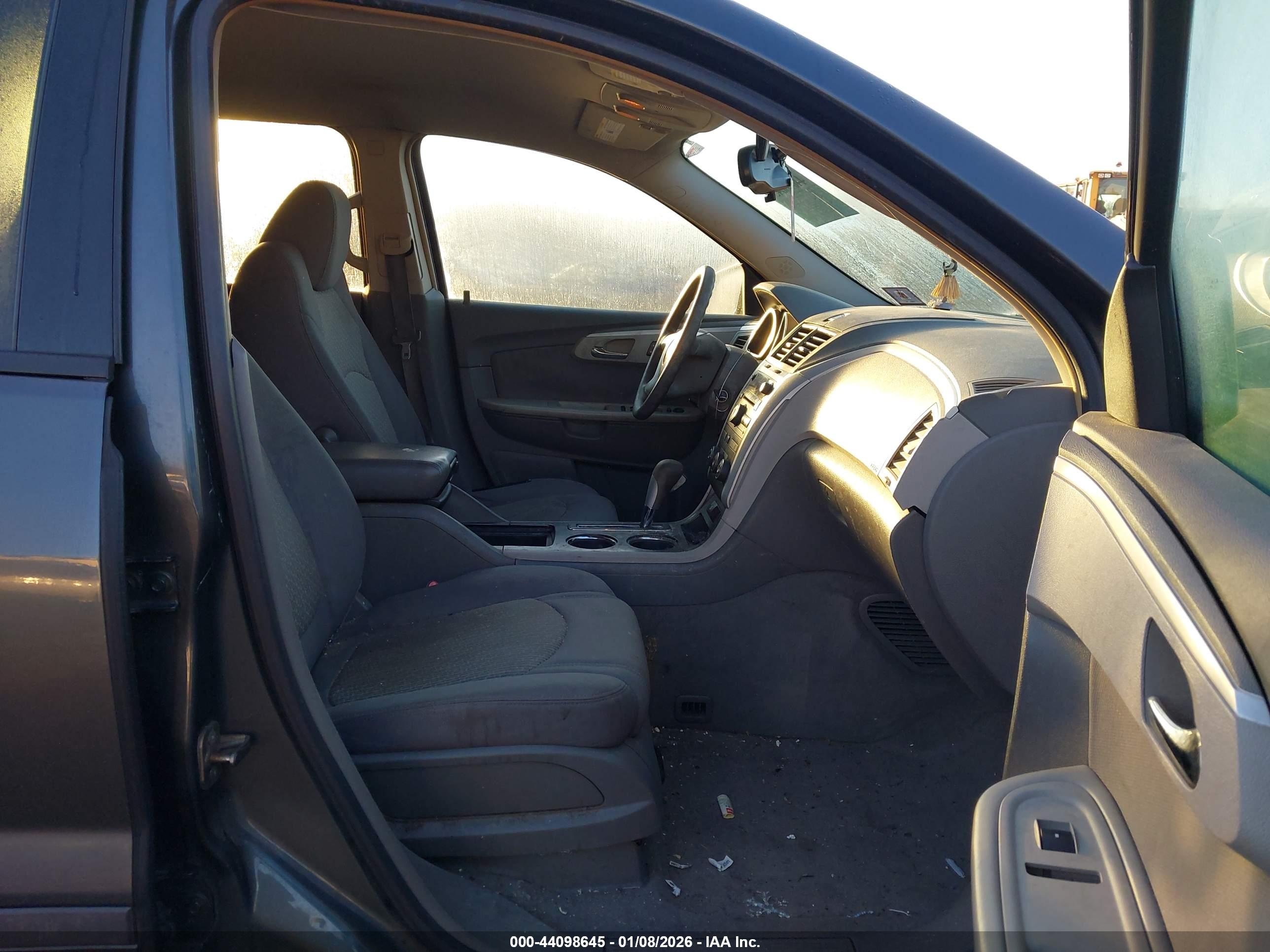 CHEVROLET TRAVERSE image 5
