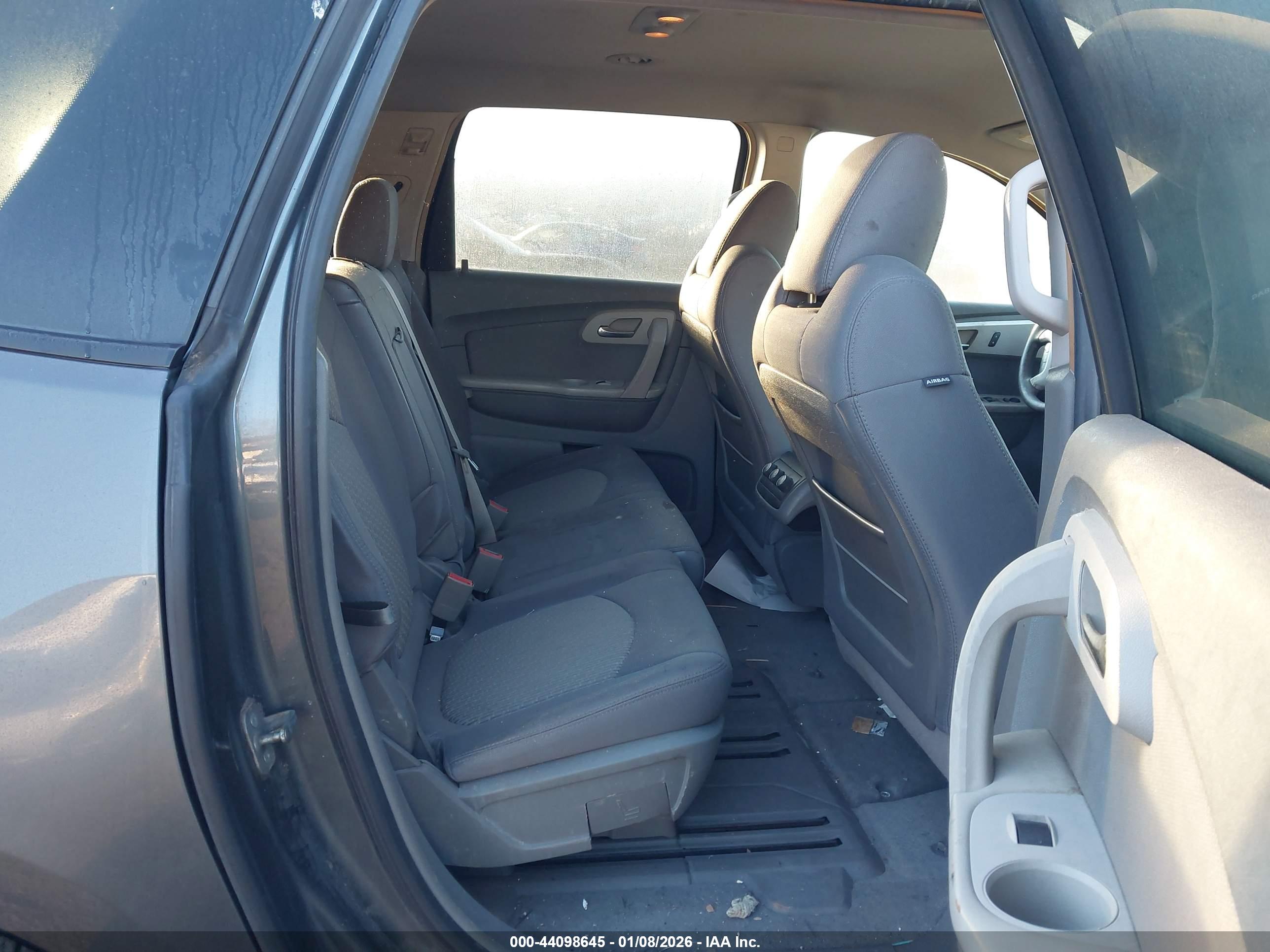 CHEVROLET TRAVERSE image 8